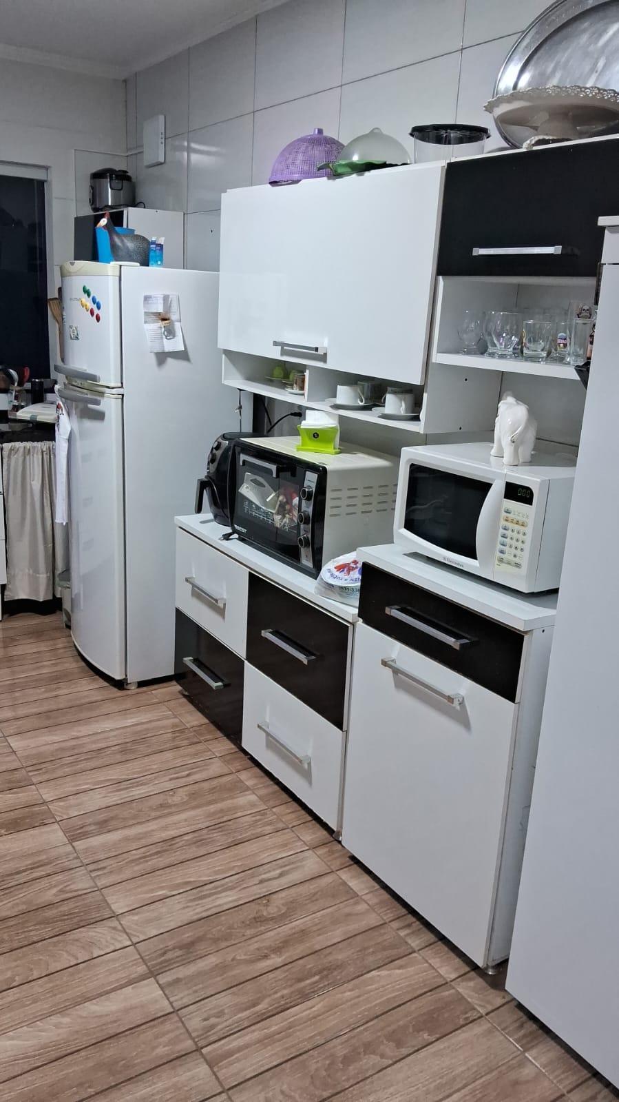 Casa à venda com 2 quartos, 200m² - Foto 8