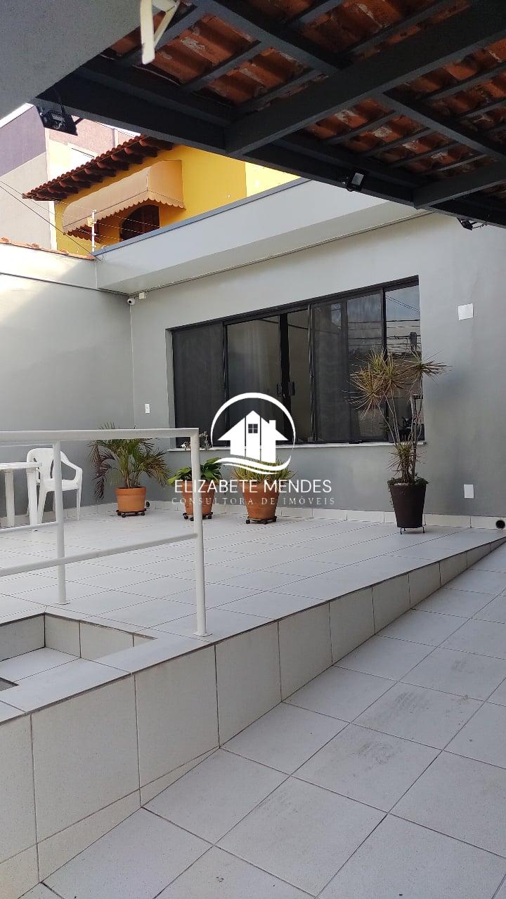 Casa à venda com 3 quartos, 180m² - Foto 2