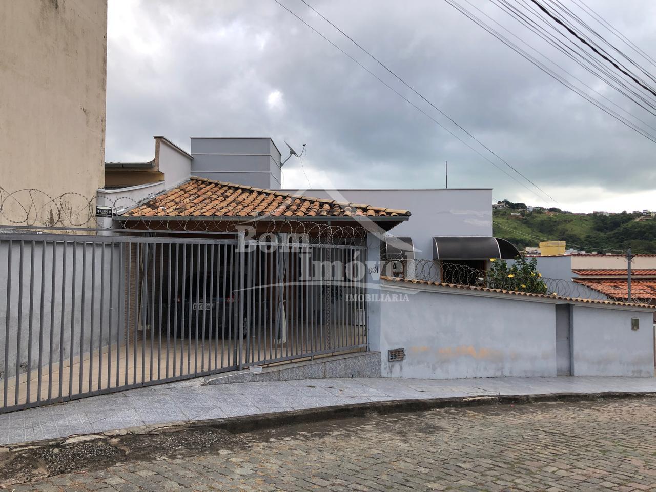 Casa à venda de 3 dormitórios, no Bairro São Luiz, CAMPO BELO ...