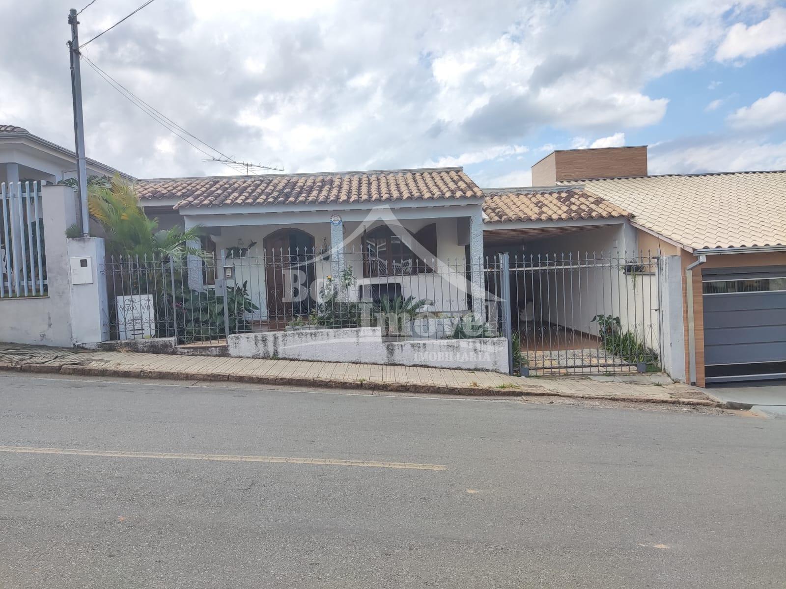 Casa ? venda, Centro, CAMPO BELO - MG