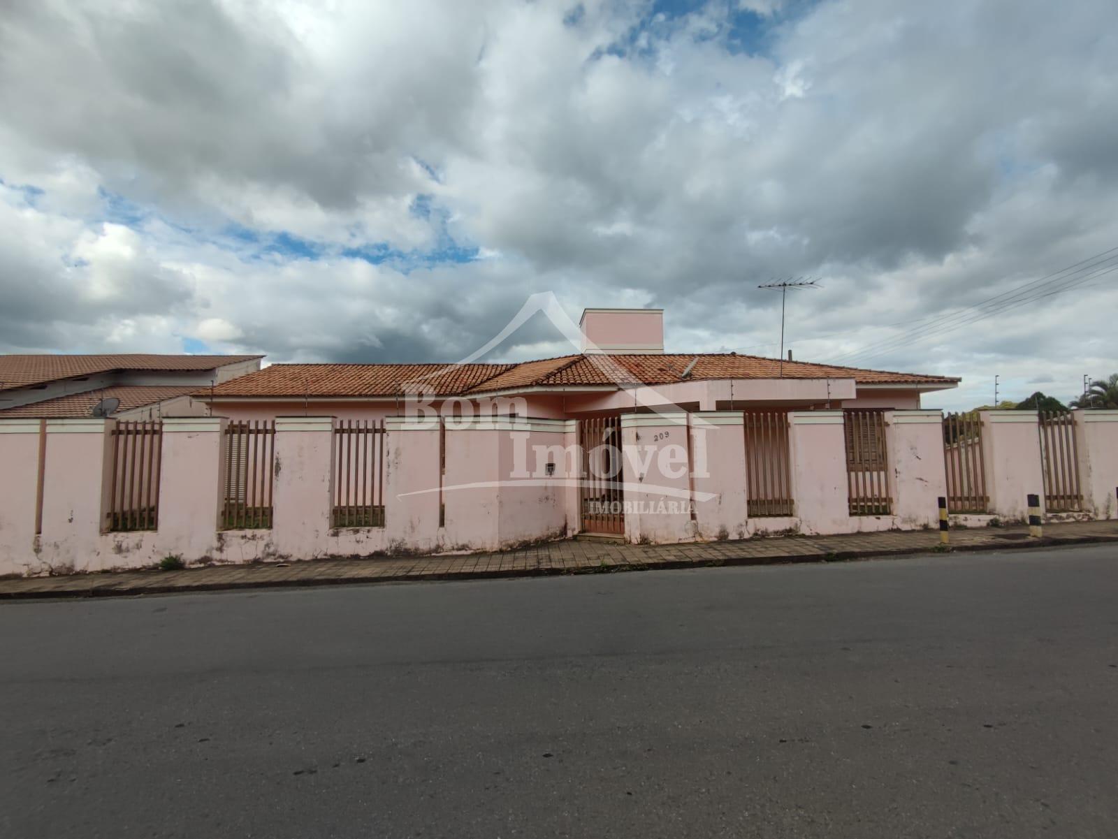 Excelente casa com 3 quartos no Bairro Jardim Brasil Vilela em...