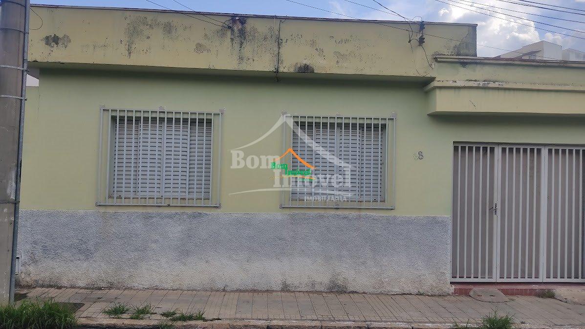 CASA NO CENTRO EM CAMPO BELO MG