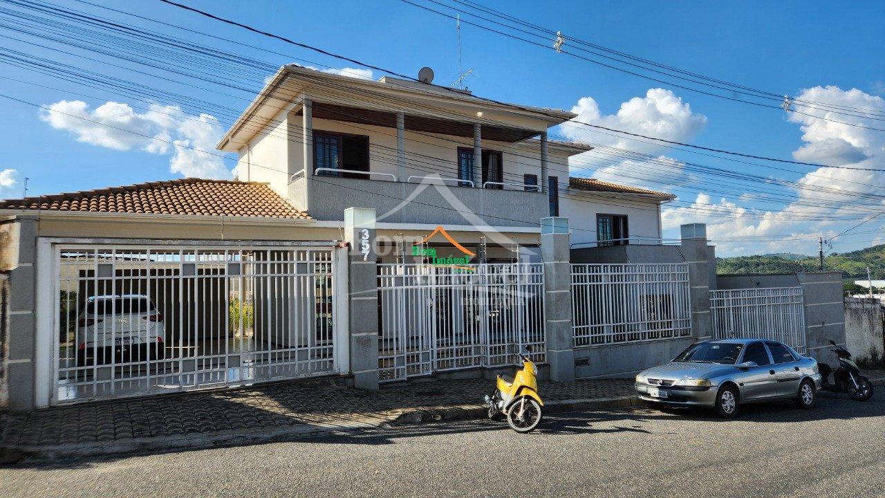 CASA NO BAIRRO ARNALDOS NA CIDADE DE CAMPO BELO MG