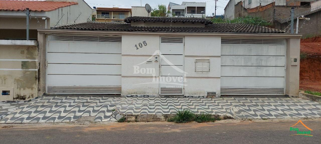 Casa com Piscina no Jd Acacias em Campo Belo MG