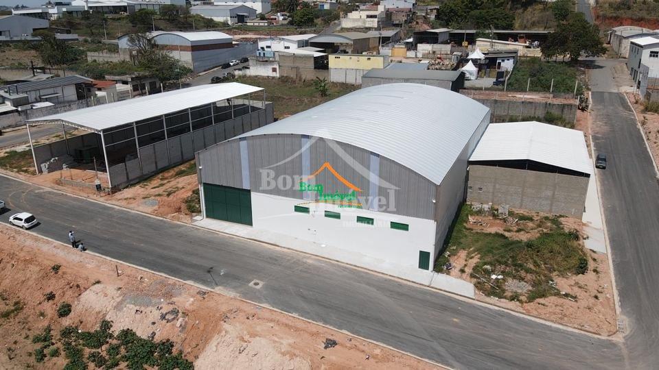 Galpão comercial com 1350m  no Bairro Vila Matilde em Campo MG