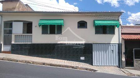 Casa de 3 dormitórios, sendo 1 suíte no Bairro Alto das Mercês...