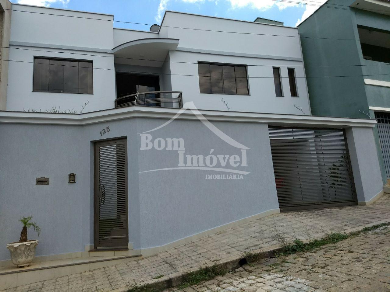 Casa com 6 dormitórios,260.00 m , Vila Etna, CAMPO BELO - MG