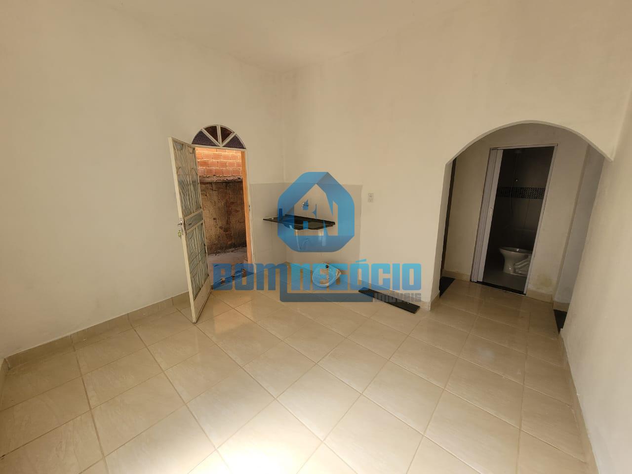 Casa com 4 dormitórios à venda, JARDIM IPE, GOVERNADOR VALADAR...