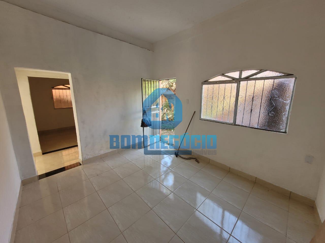 Casa com 4 dormitórios à venda, JARDIM IPE, GOVERNADOR VALADAR...