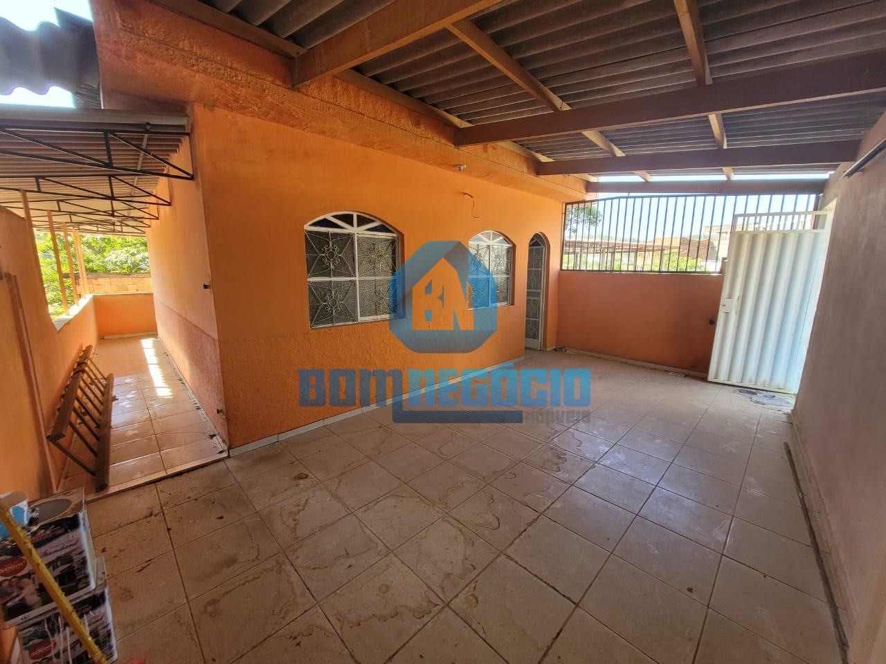 Casa com 4 dormitórios à venda, JARDIM IPE, GOVERNADOR VALADAR...