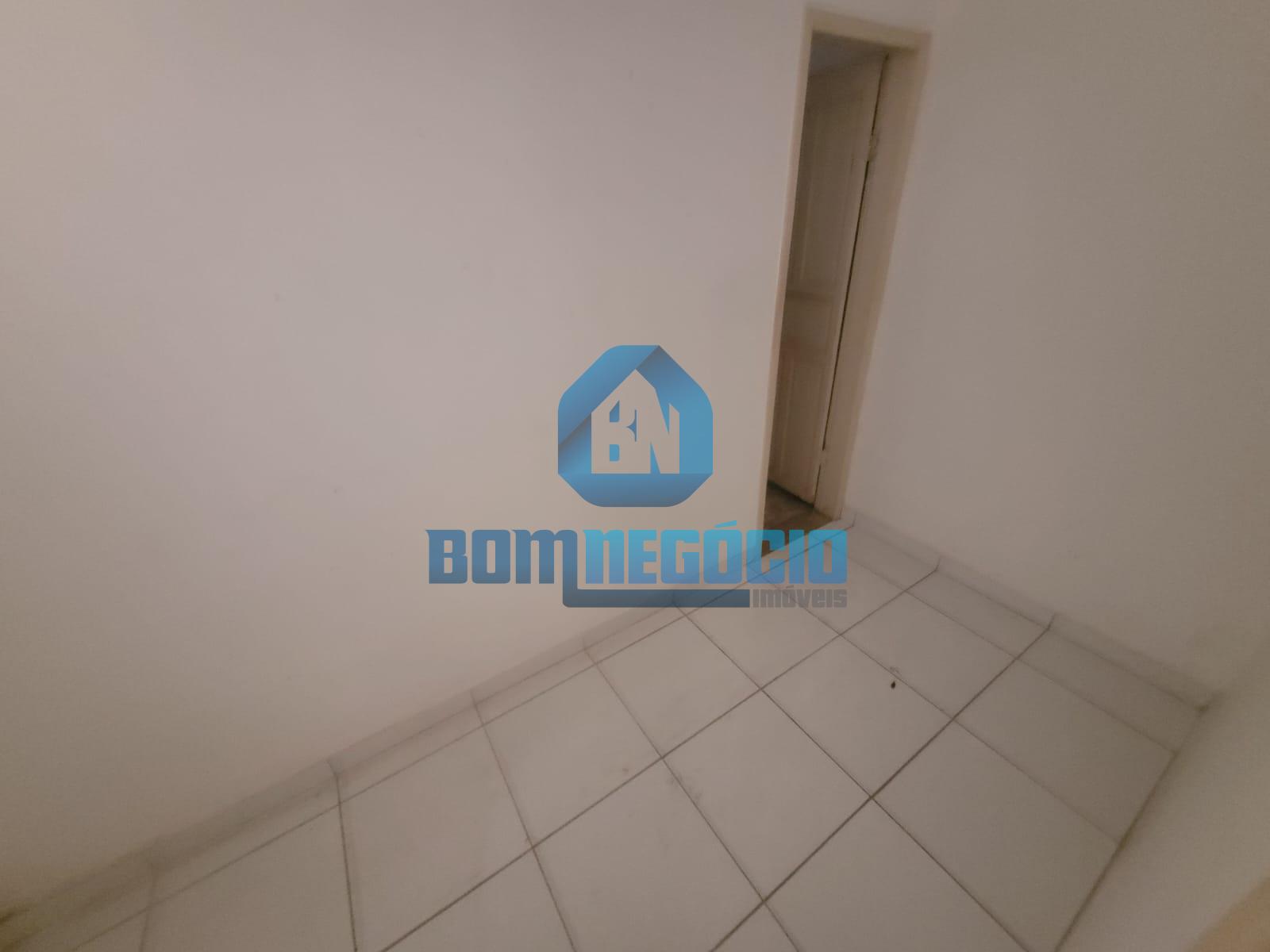Casa com 5 dormitórios à venda, VILA BRETAS, GOVERNADOR VALADA...