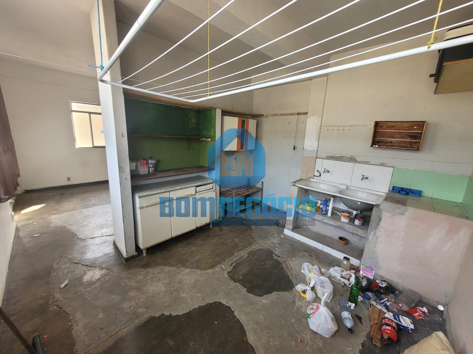 Casa com 8 dormitórios à venda, VILA BRETAS, GOVERNADOR VALADA...