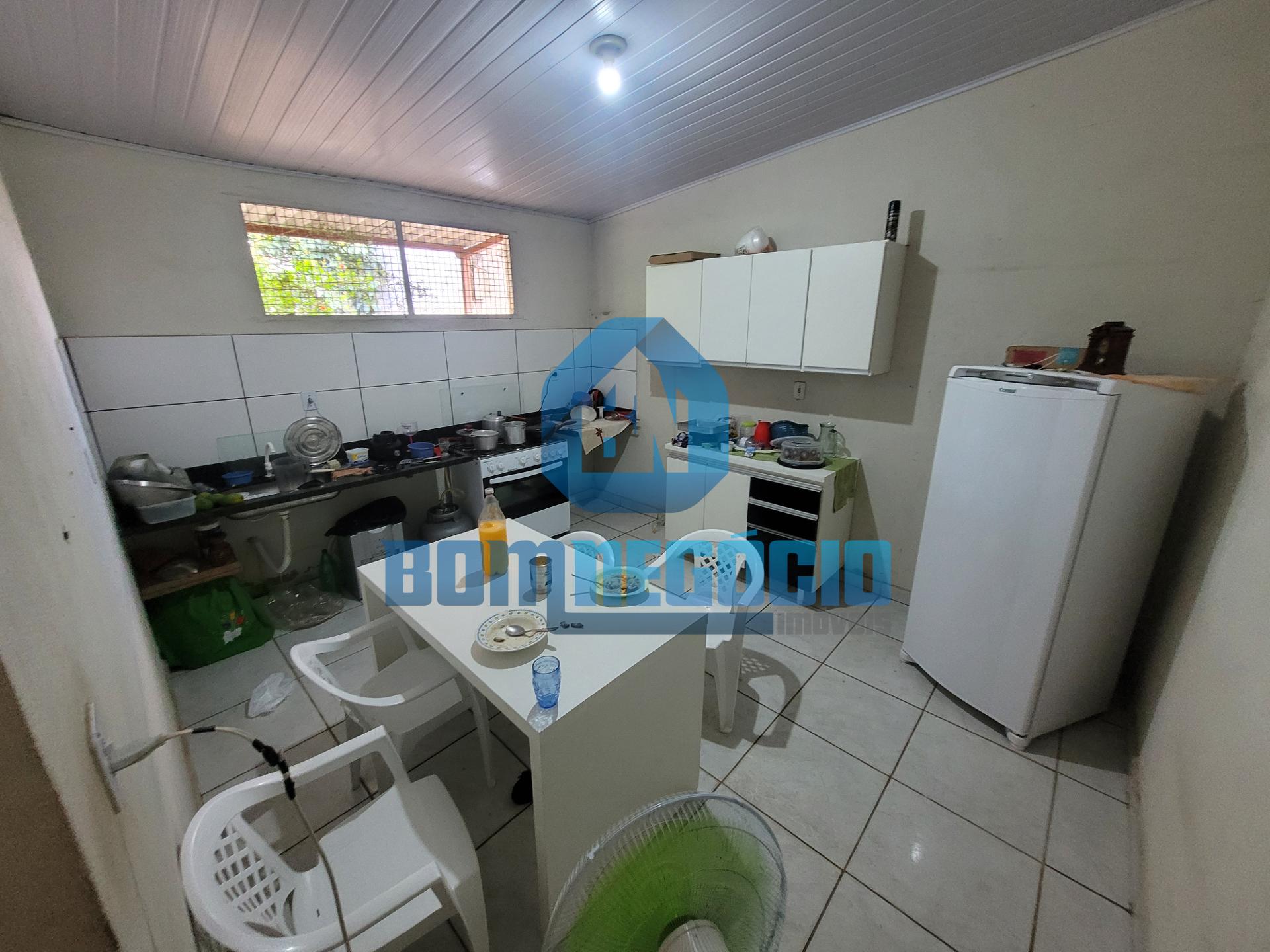 Casa com 6 dormitórios à venda, JARDIM IPE, GOVERNADOR VALADAR...