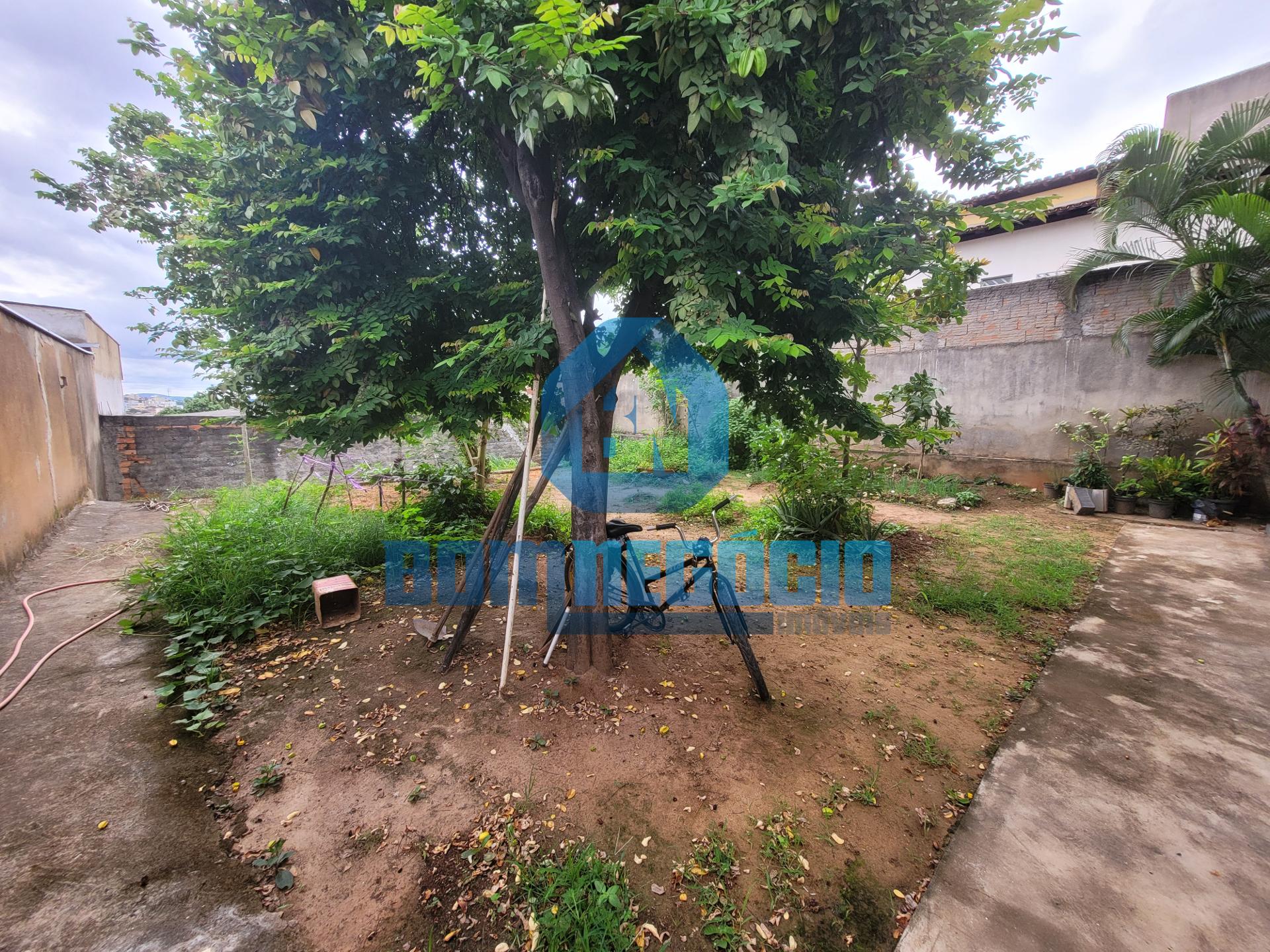 Casa com 5 dormitórios à venda, JARDIM PEROLA, GOVERNADOR VALA...
