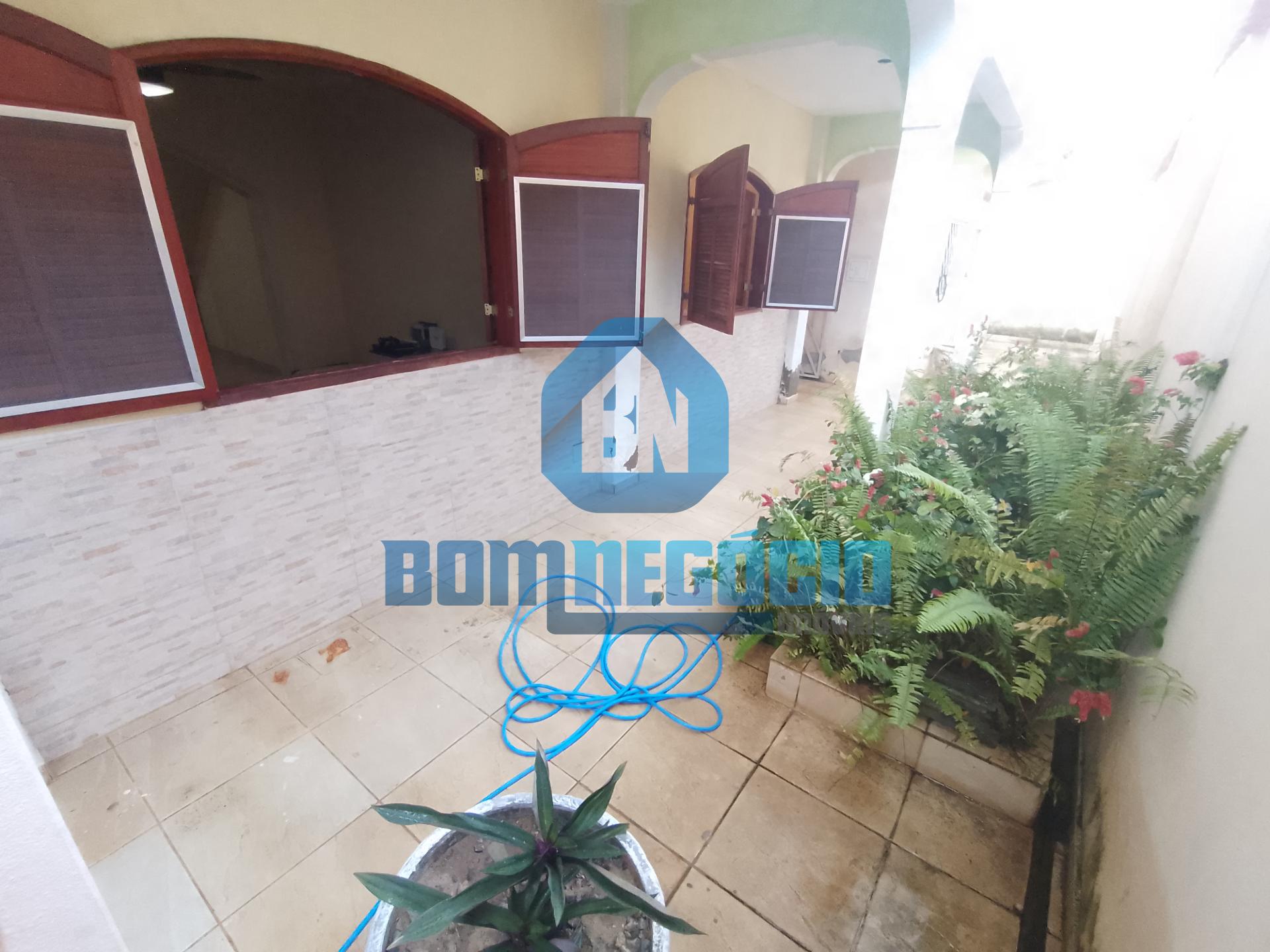 Casa com 3 pavimentos à venda, bairro ELVAMAR, GOVERNADOR VALA...