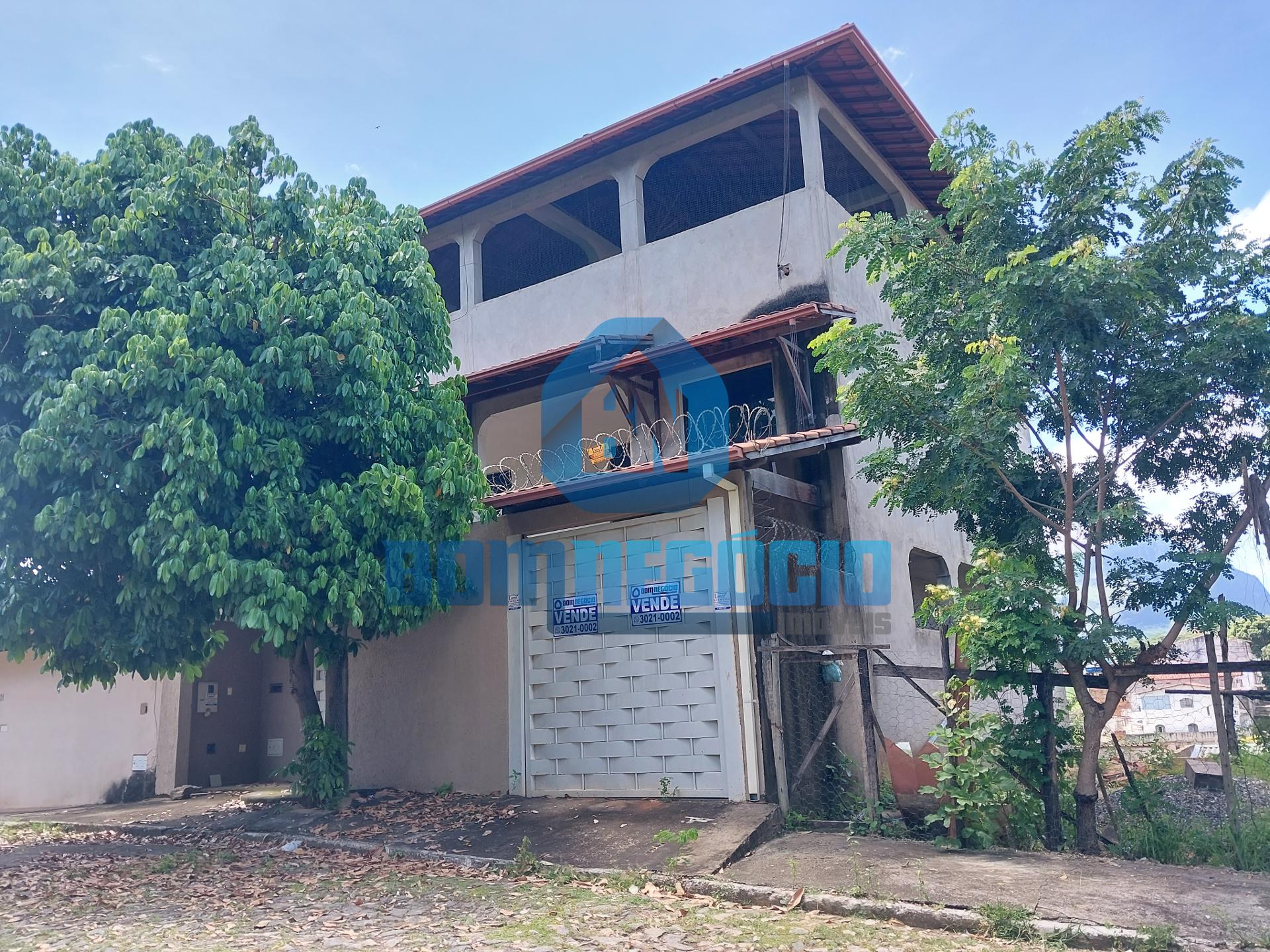 Casa Triplex com Terraço a venda, bairro VALE VERDE, GOVERNADO...