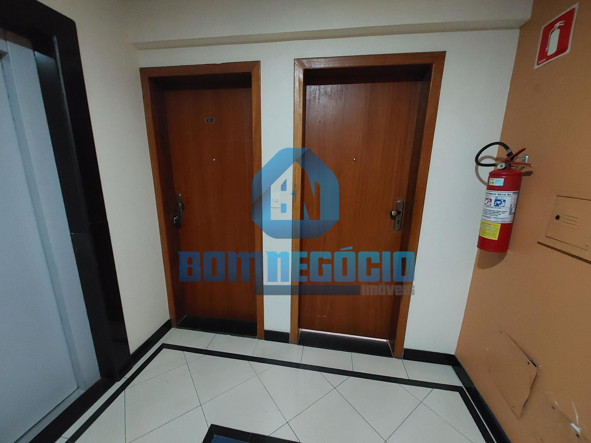 Apartamento à venda com 3 dormitórios, bairro Centro - GOVERNA...