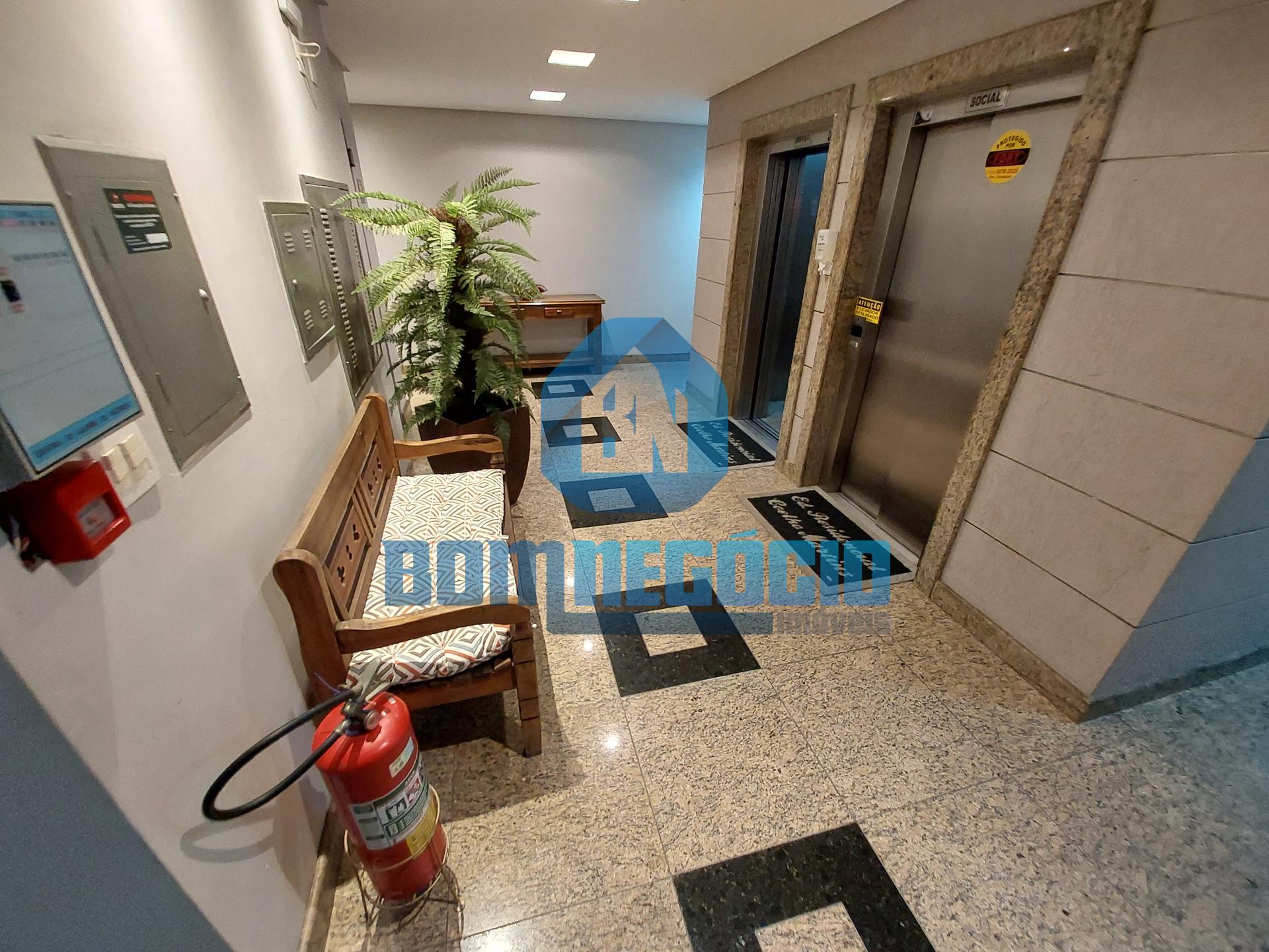 Apartamento à venda com 3 dormitórios, bairro Centro - GOVERNA...