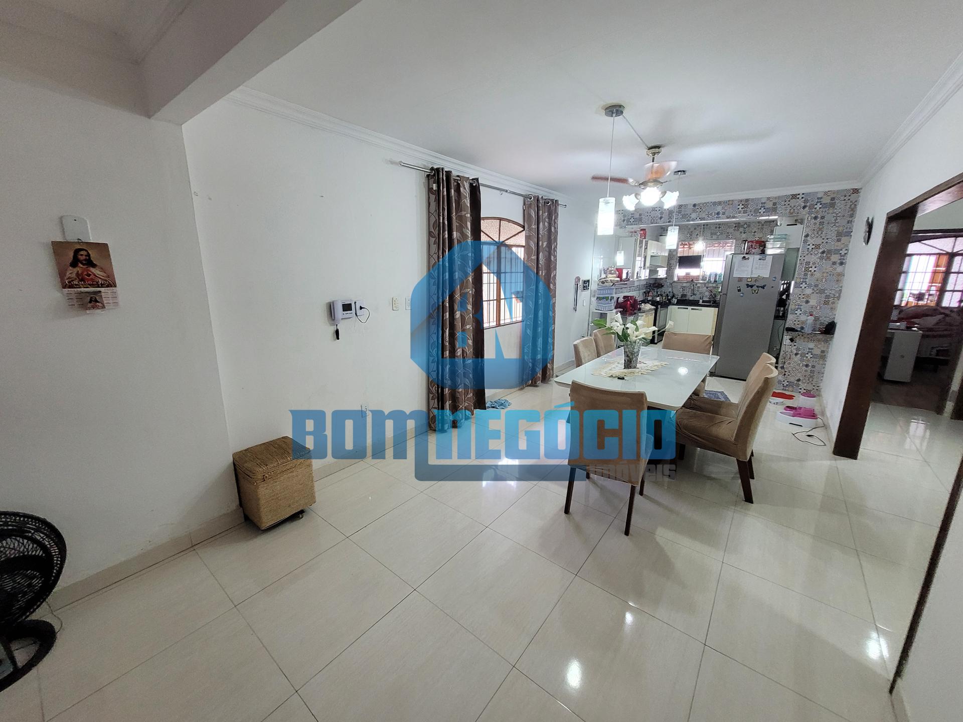 Casa com 3 dormitórios à venda, SANTA HELENA, GOVERNADOR VALAD...