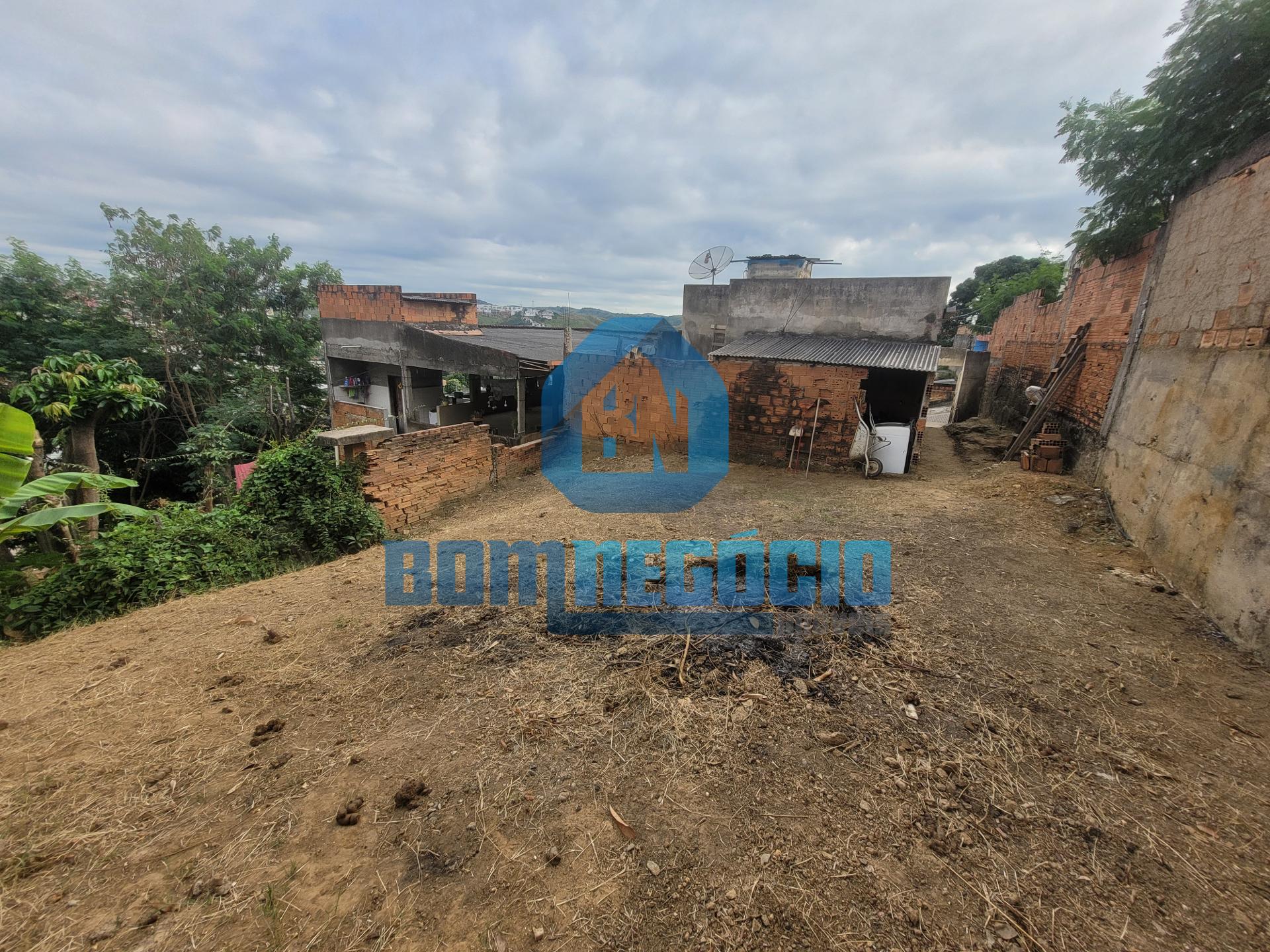 Casa com 2 dormitórios à venda, SANTA HELENA, GOVERNADOR VALAD...