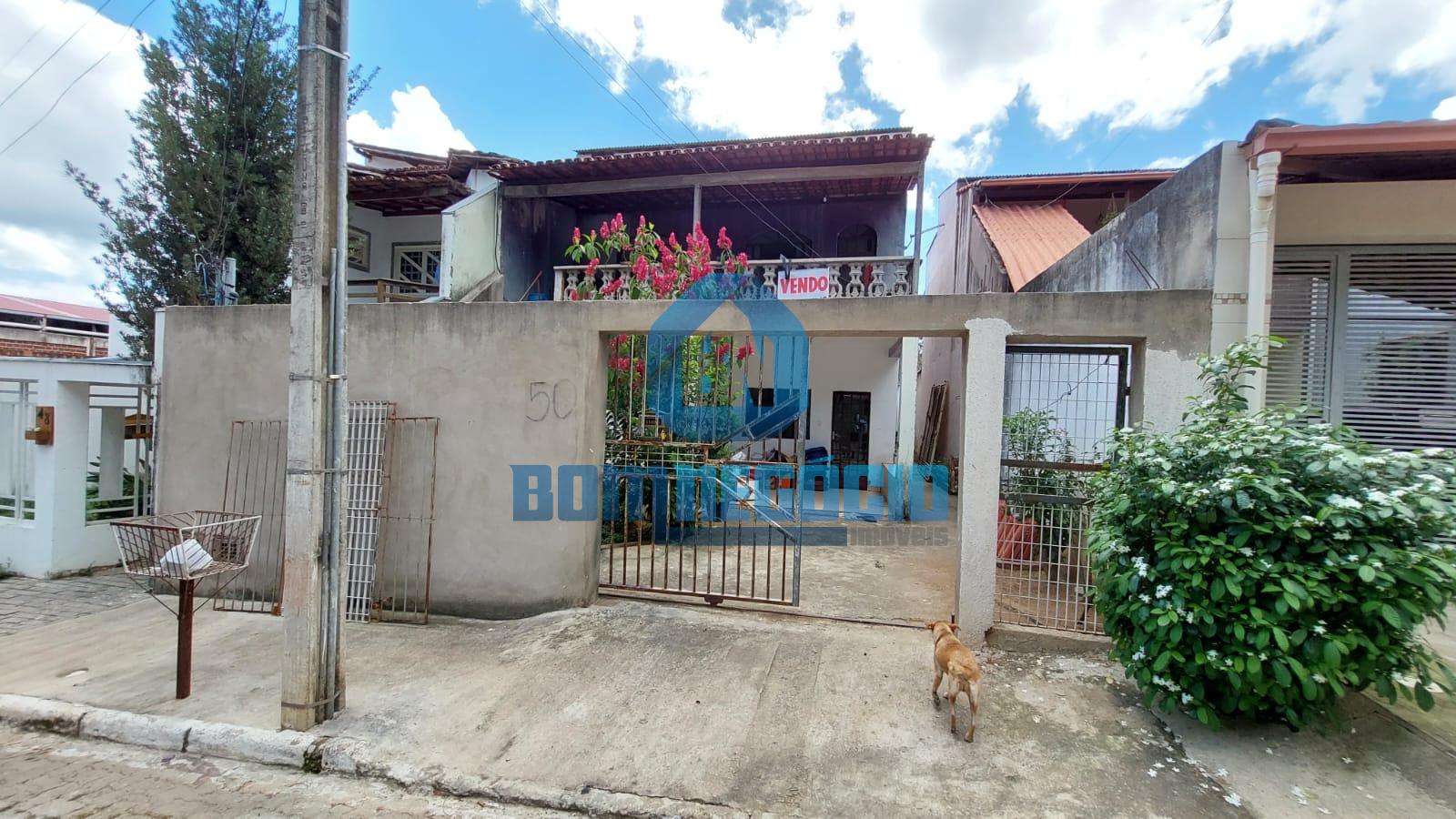 EXCELENTE IMÓVEL DE LOTE INTEIRO COM DUAS MORADAS À VENDA NO B...