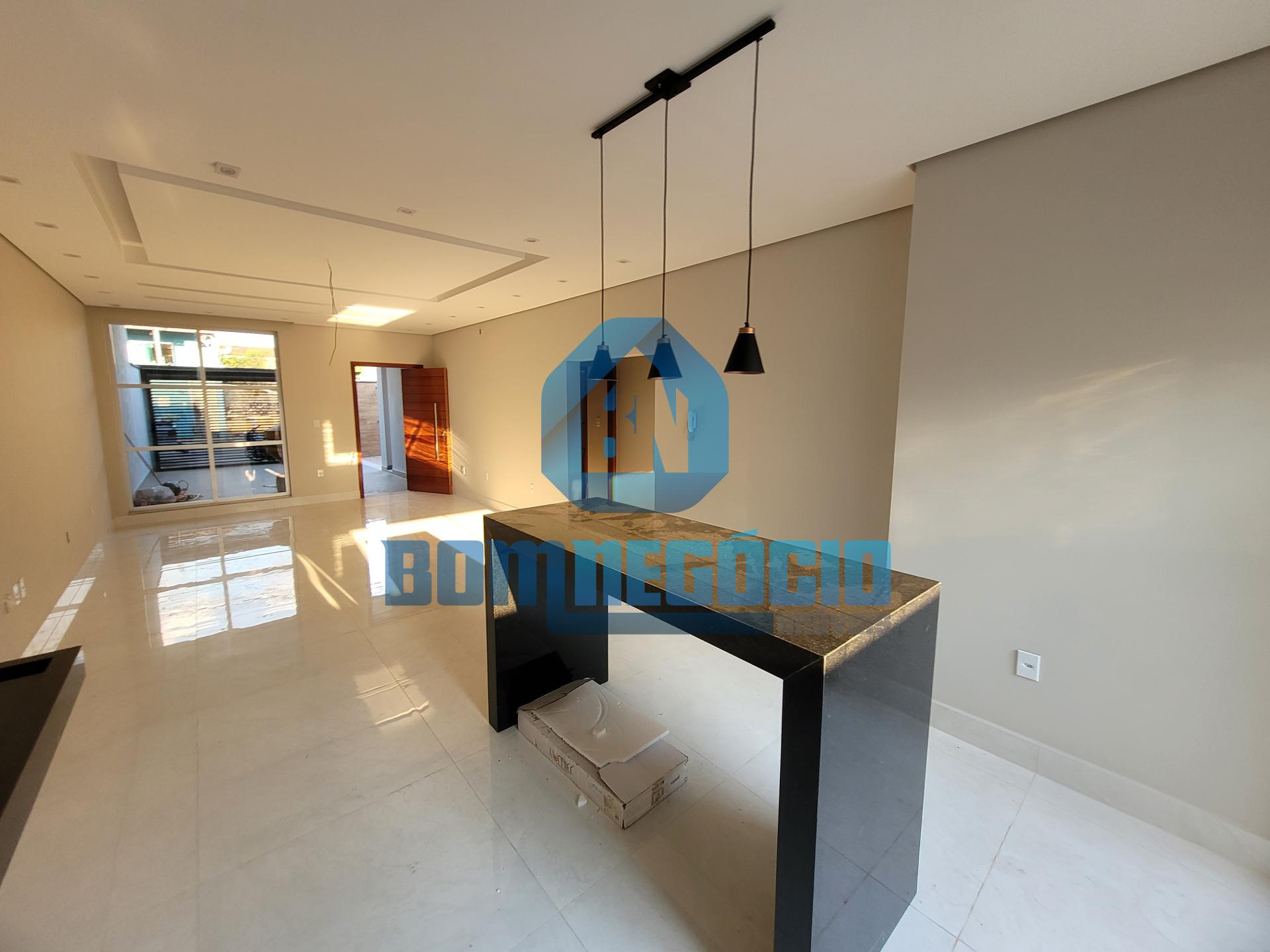 Exclusiva Residência em Lote Inteiro  Bairro Castanheiras