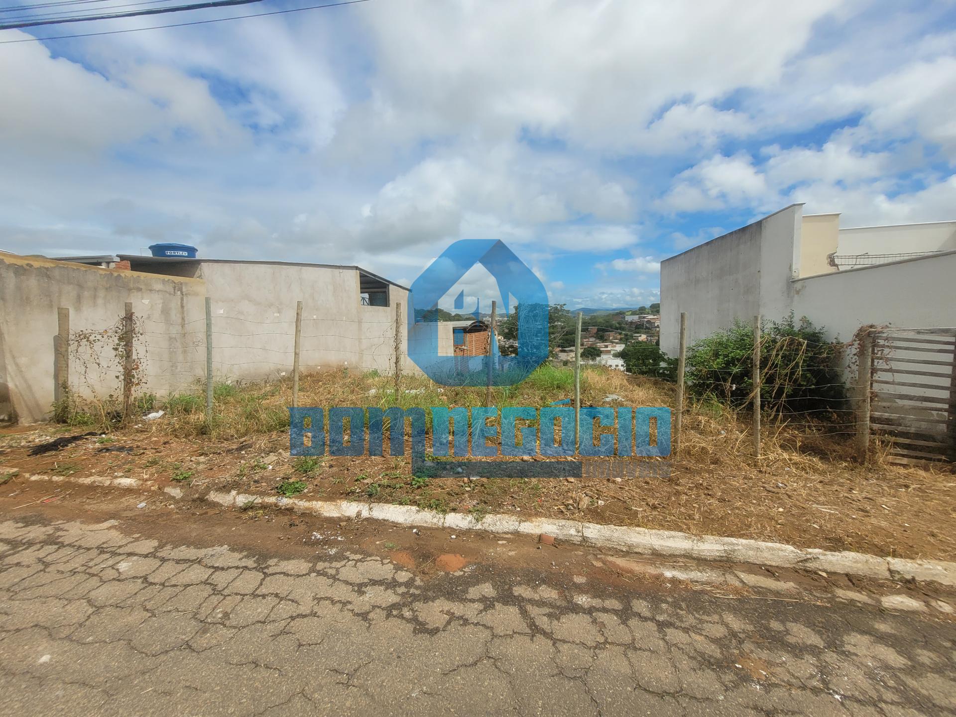 Lote à venda com ótima topografia e documentado, NO BAIRRO AZT...