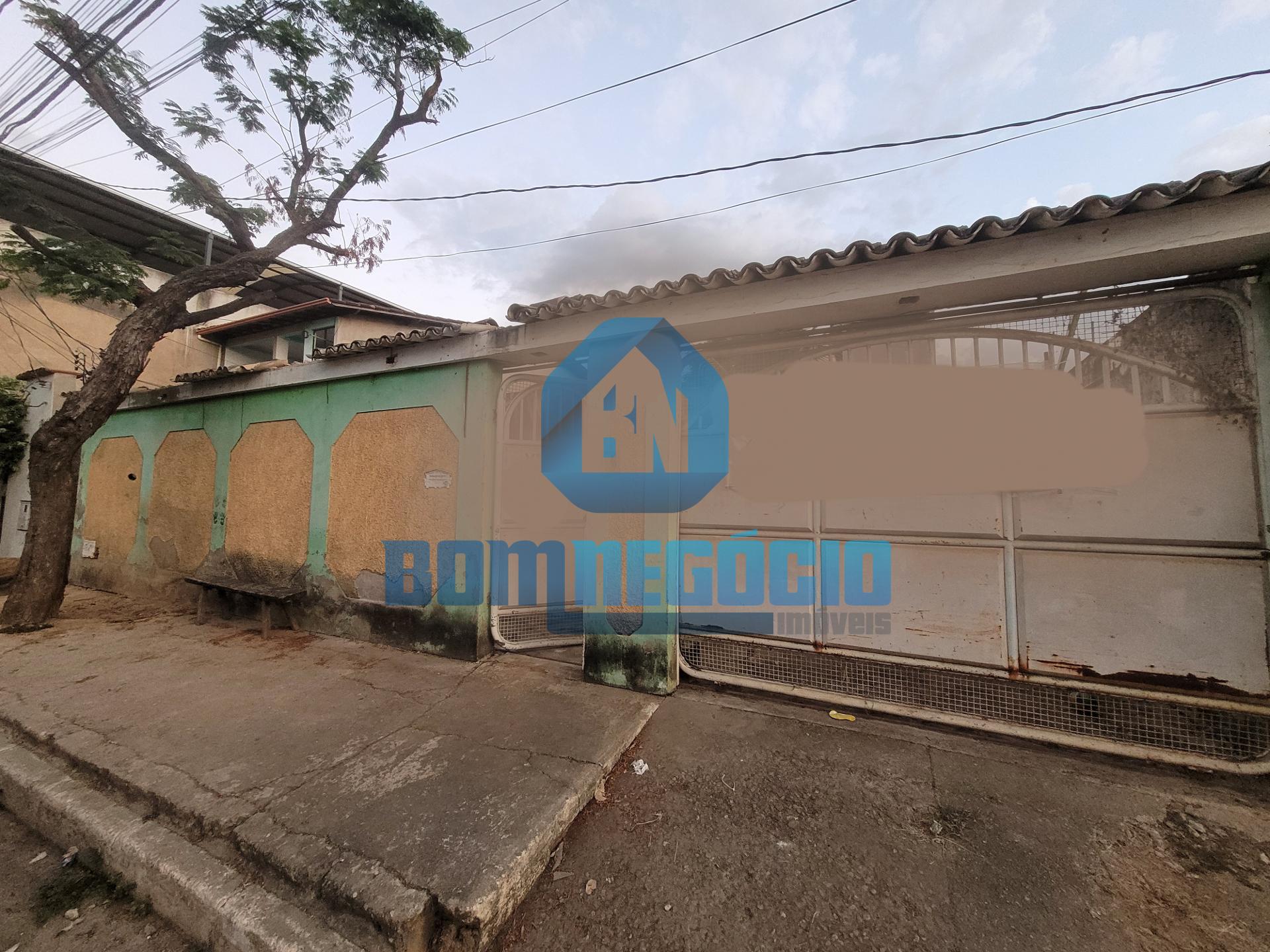 Imóvel com um prédio de 3 andares à venda, BAIRRO SANTOS DUMON...