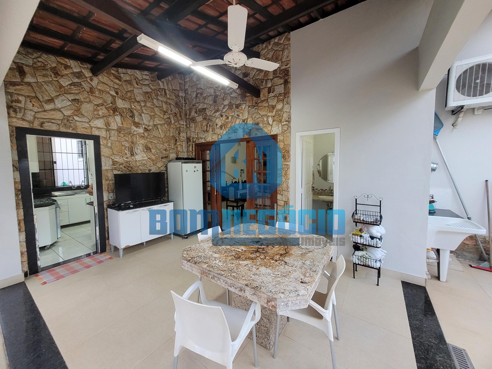 Casa luxuosa com 5 dormitórios e piscina à venda, BAIRRO ILHA ...