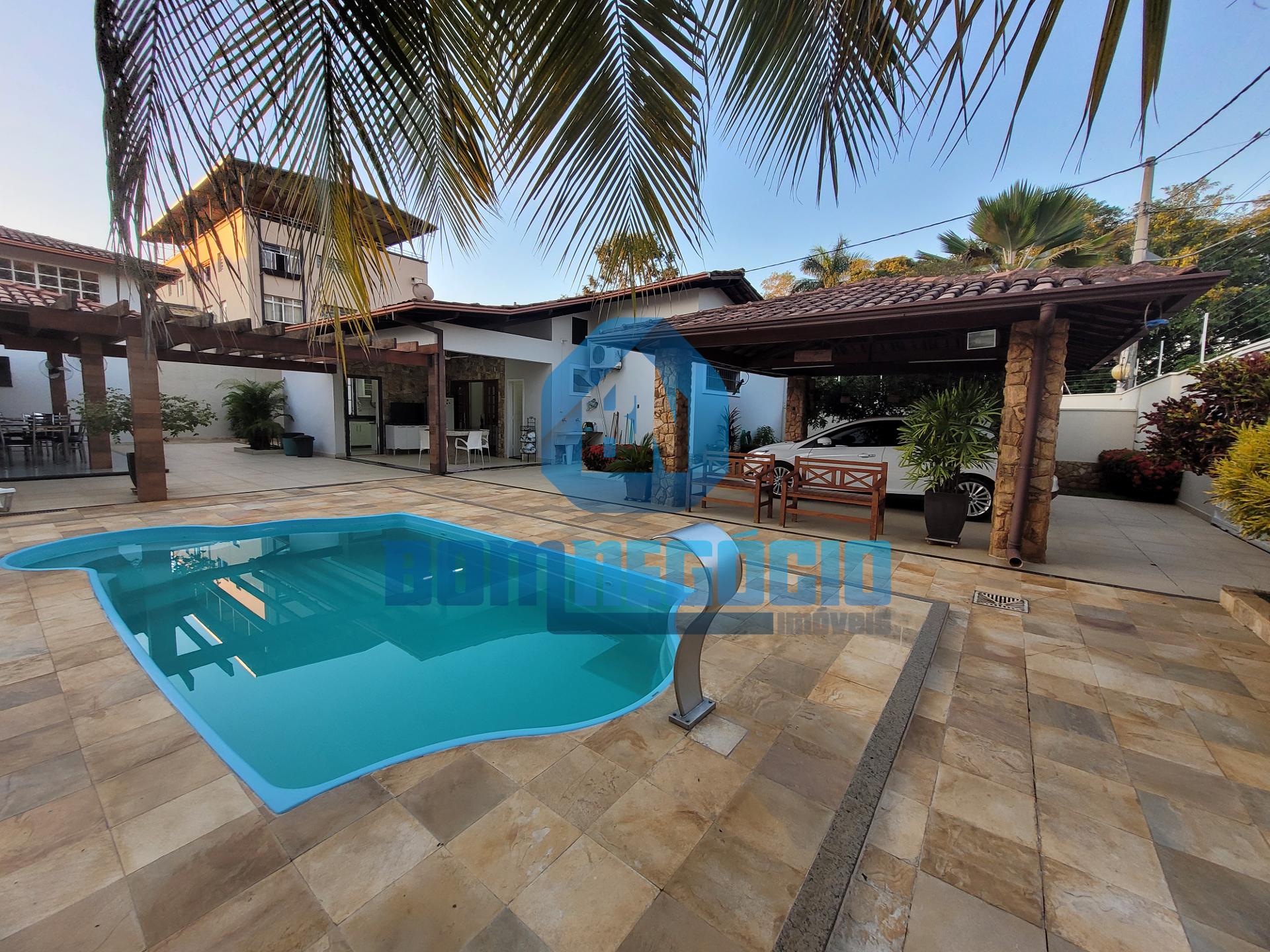 Casa luxuosa com 5 dormitórios e piscina à venda, BAIRRO ILHA ...