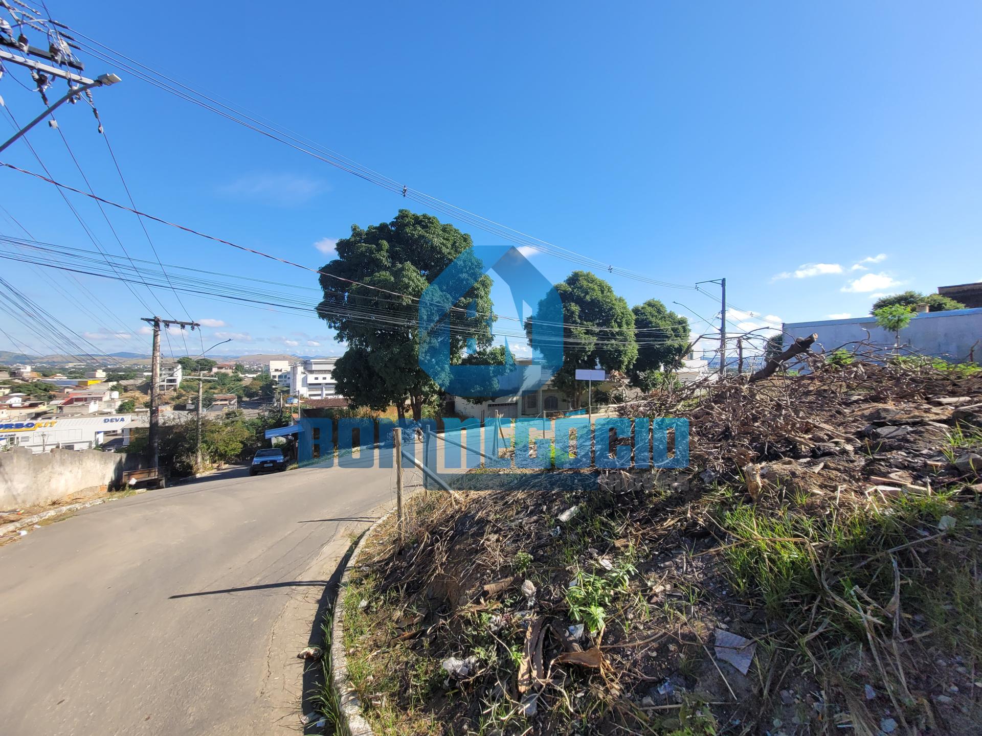 Lote grande e com ótima topografia à venda, NO BAIRRO VILA ISA...