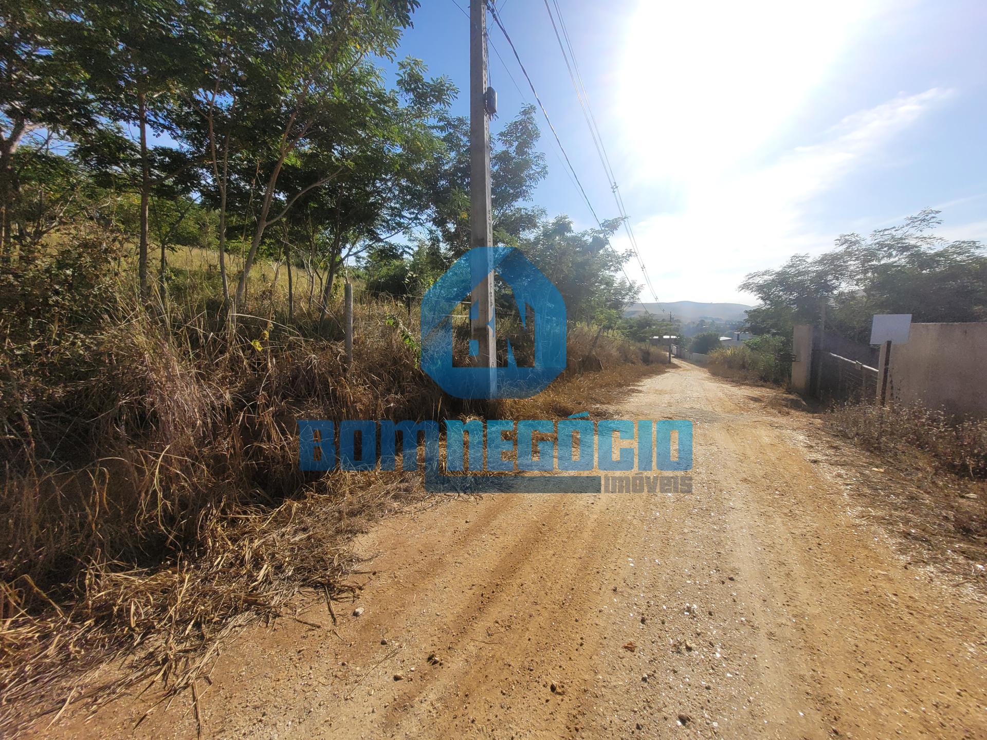 Chácara com 2000 m  e ótima topografia à venda, CHACREAMENTO A...
