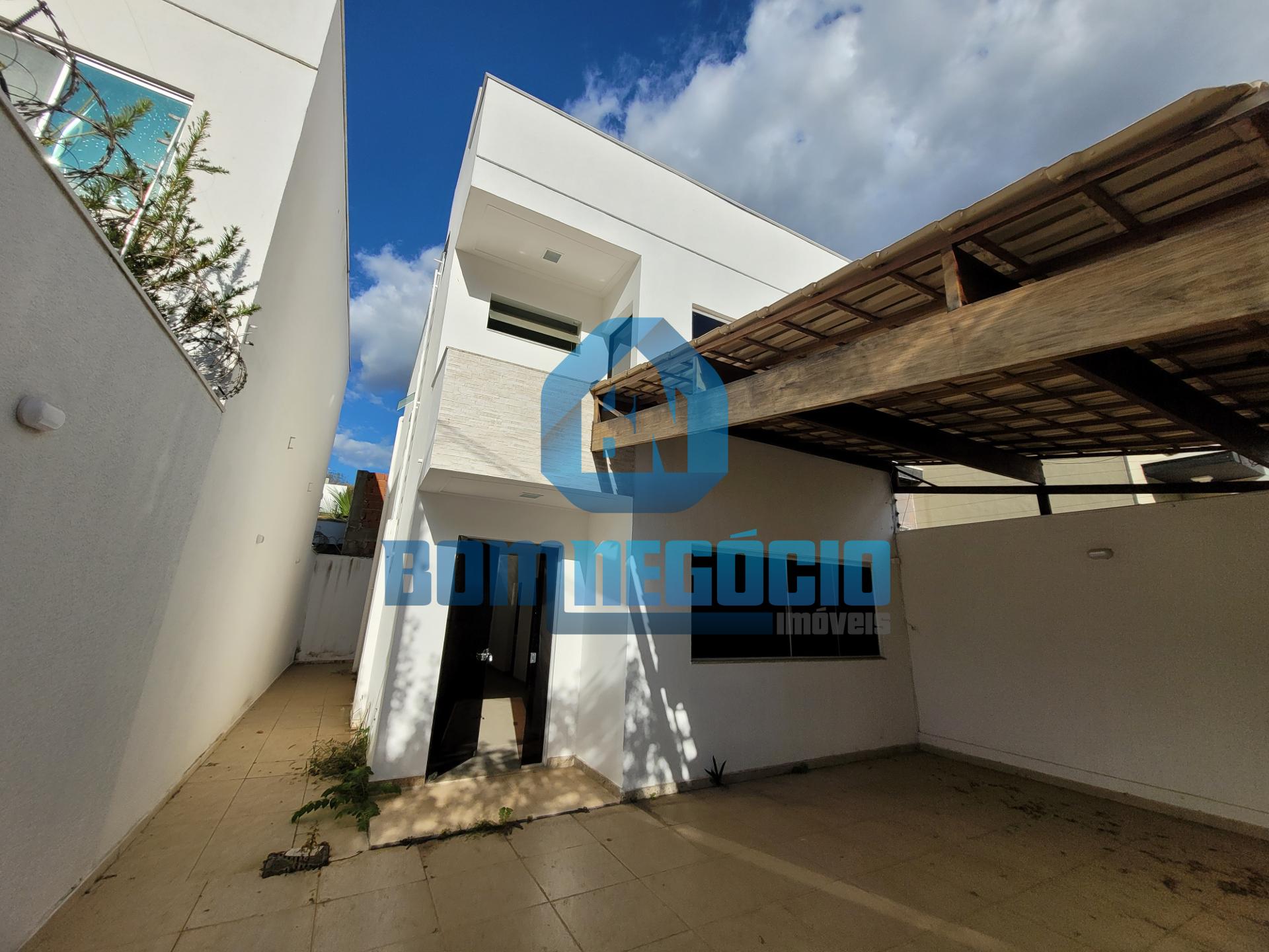 Casa com 3 dormitórios e garagem coberta à venda, BAIRRO BELVE...