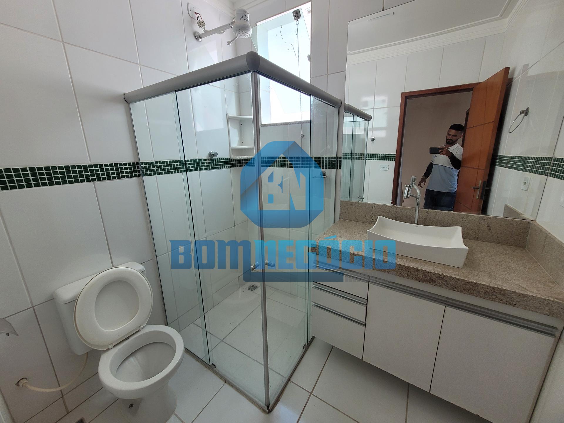 Casa com 3 dormitórios e garagem coberta à venda, BAIRRO BELVE...