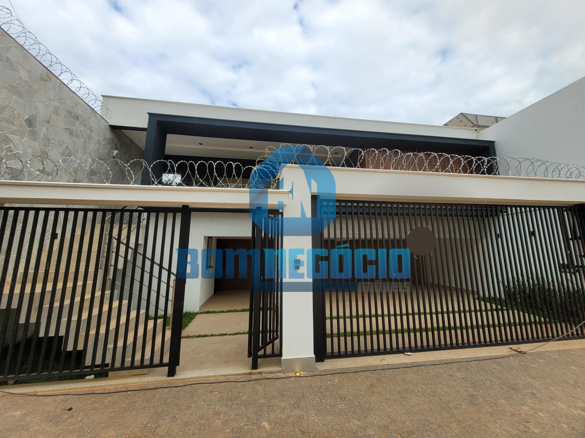 Casa com 4 quartos e área gourmet com piscina à venda, MORADA ...