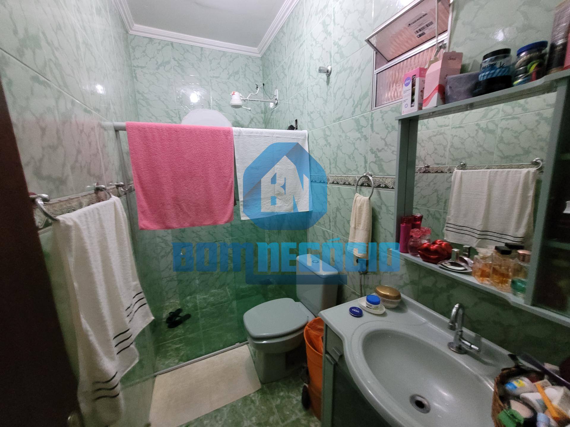 Casa em lote de 240m  4 dormitórios à venda, VILA ISA, GOVERNA...