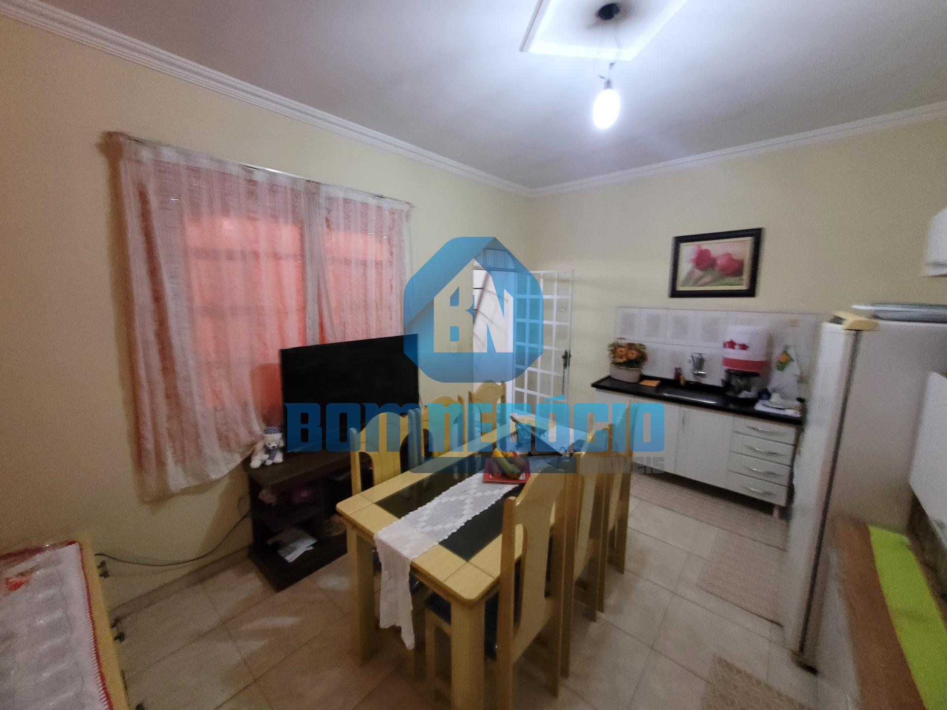 Casa em lote de 240m  4 dormitórios à venda, VILA ISA, GOVERNA...