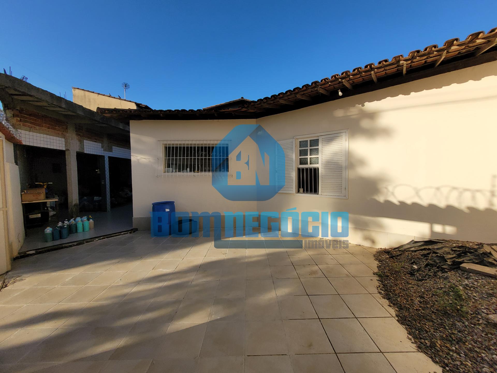 Casa ampla e plana com 3 dormitórios à venda, BAIRRO MORADA DO...