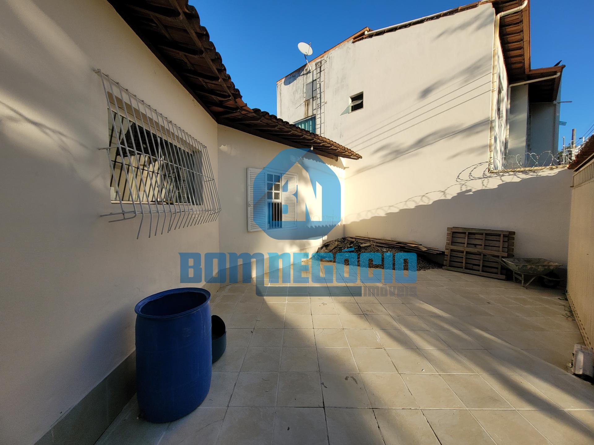 Casa ampla e plana com 3 dormitórios à venda, BAIRRO MORADA DO...