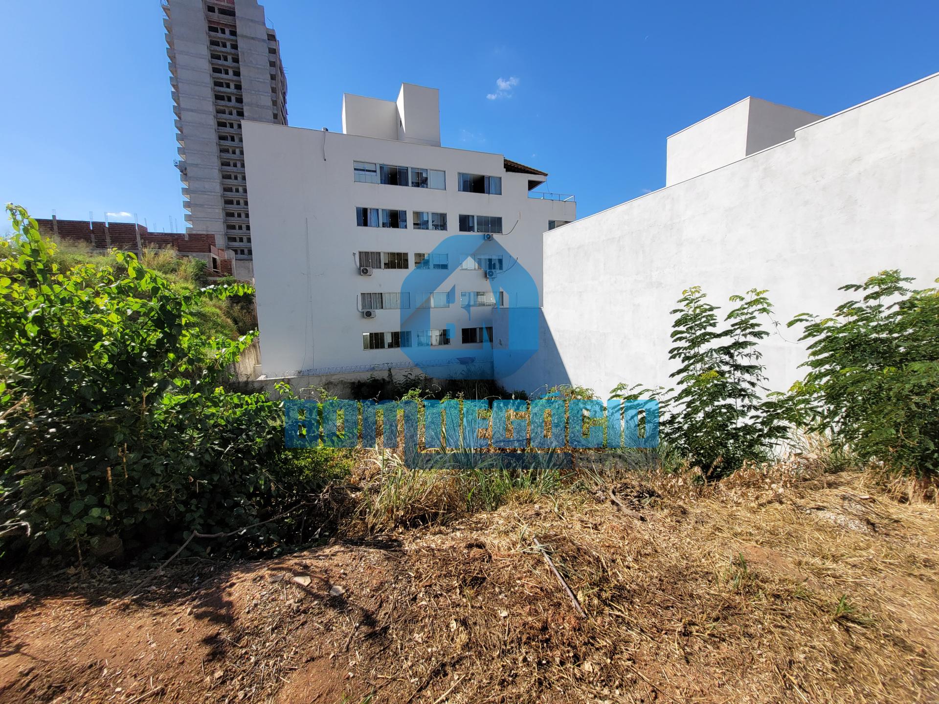 Lote documentado e com localização privilegiada à venda, Santo...