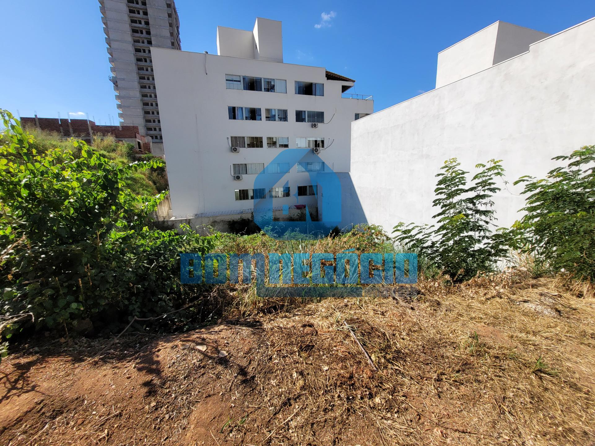 Lote documentado e com localização privilegiada à venda, Santo...