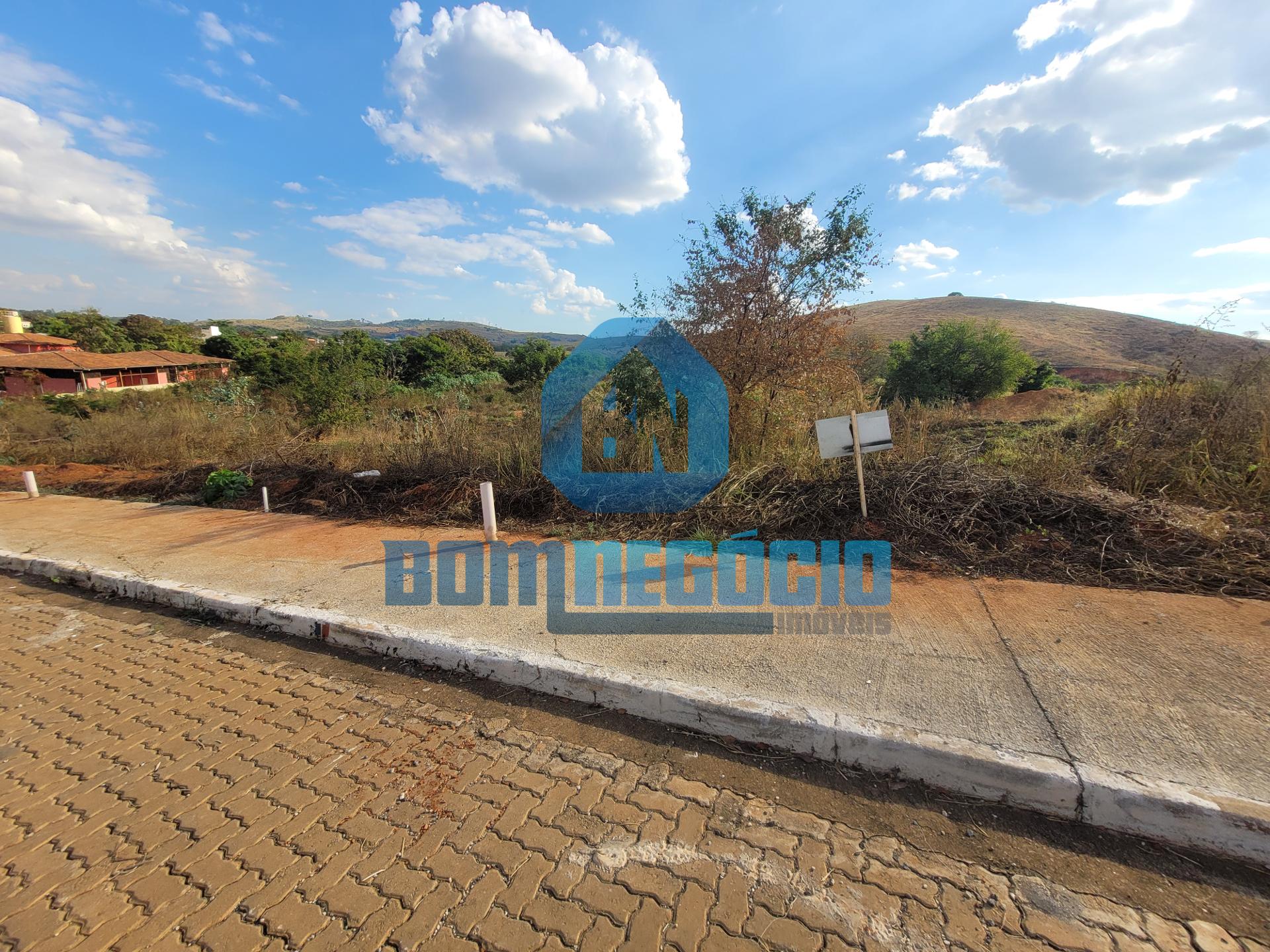 Lote documentado e com ótima topografia à venda, BAIRRO Castel...