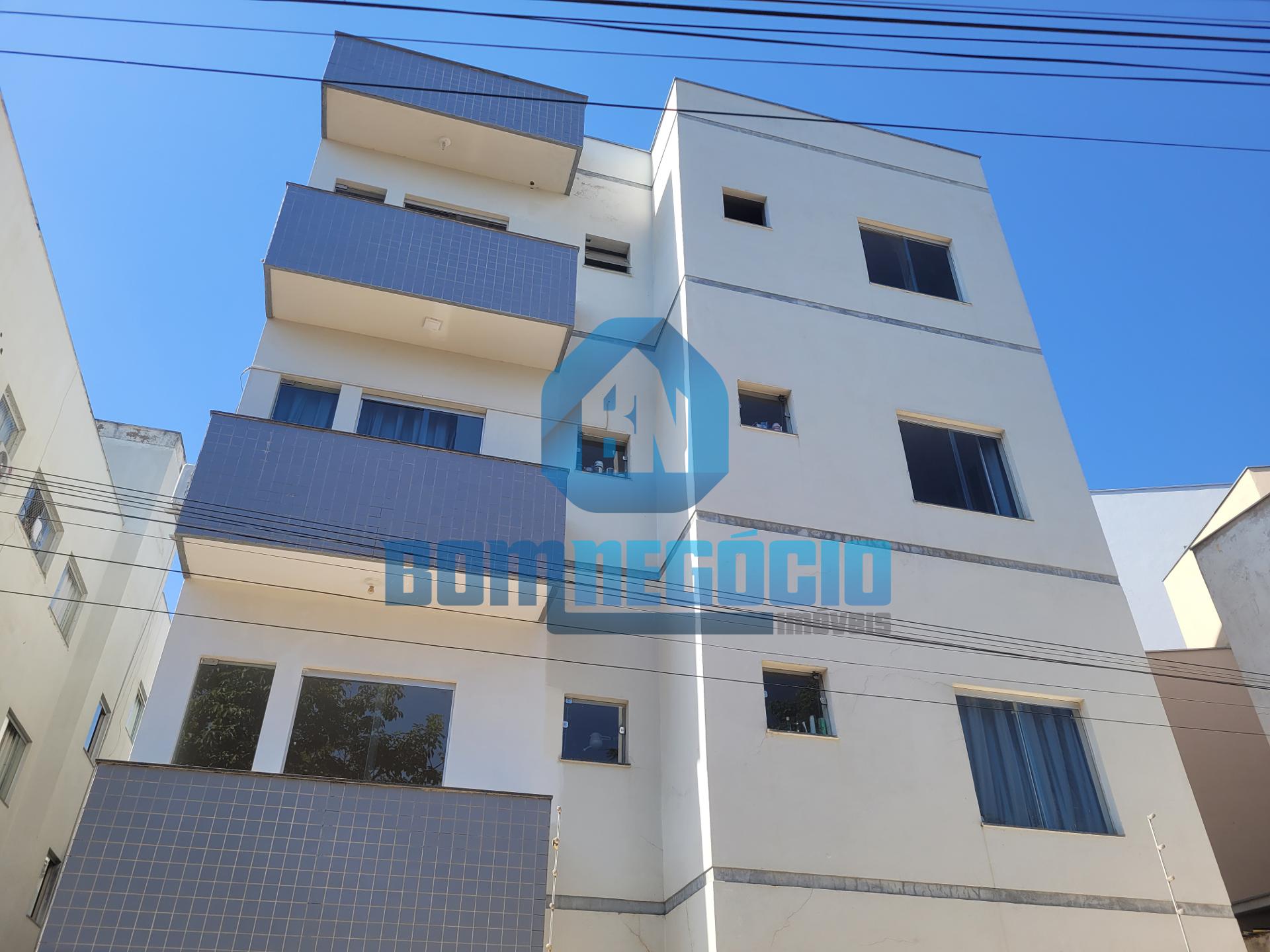 Apartamento com 2 dormitórios e acabamento fino à venda, SANTO...