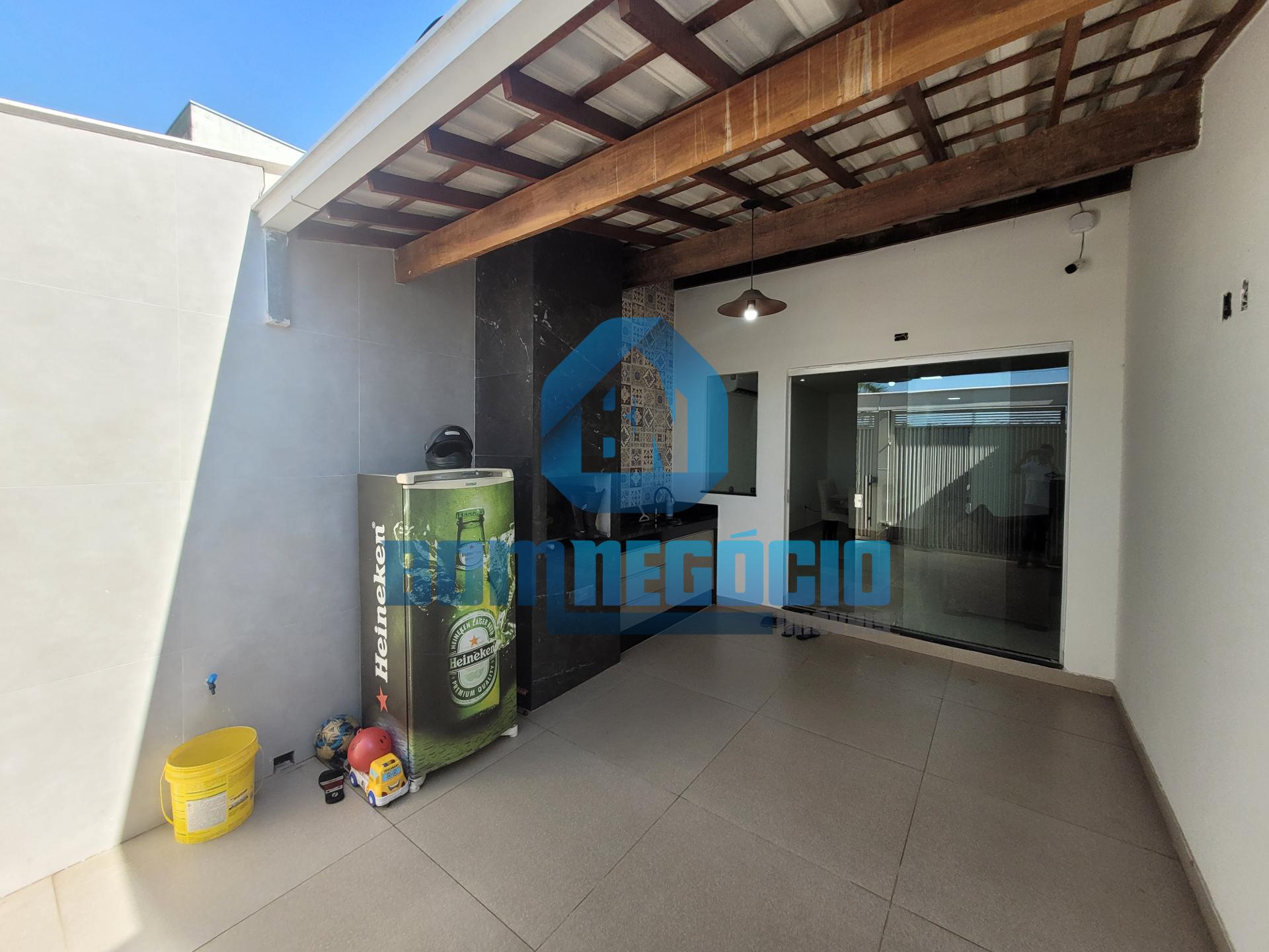 Casa com 3 quartos, 2 banheiros e área gourmet à venda, SANTOS...