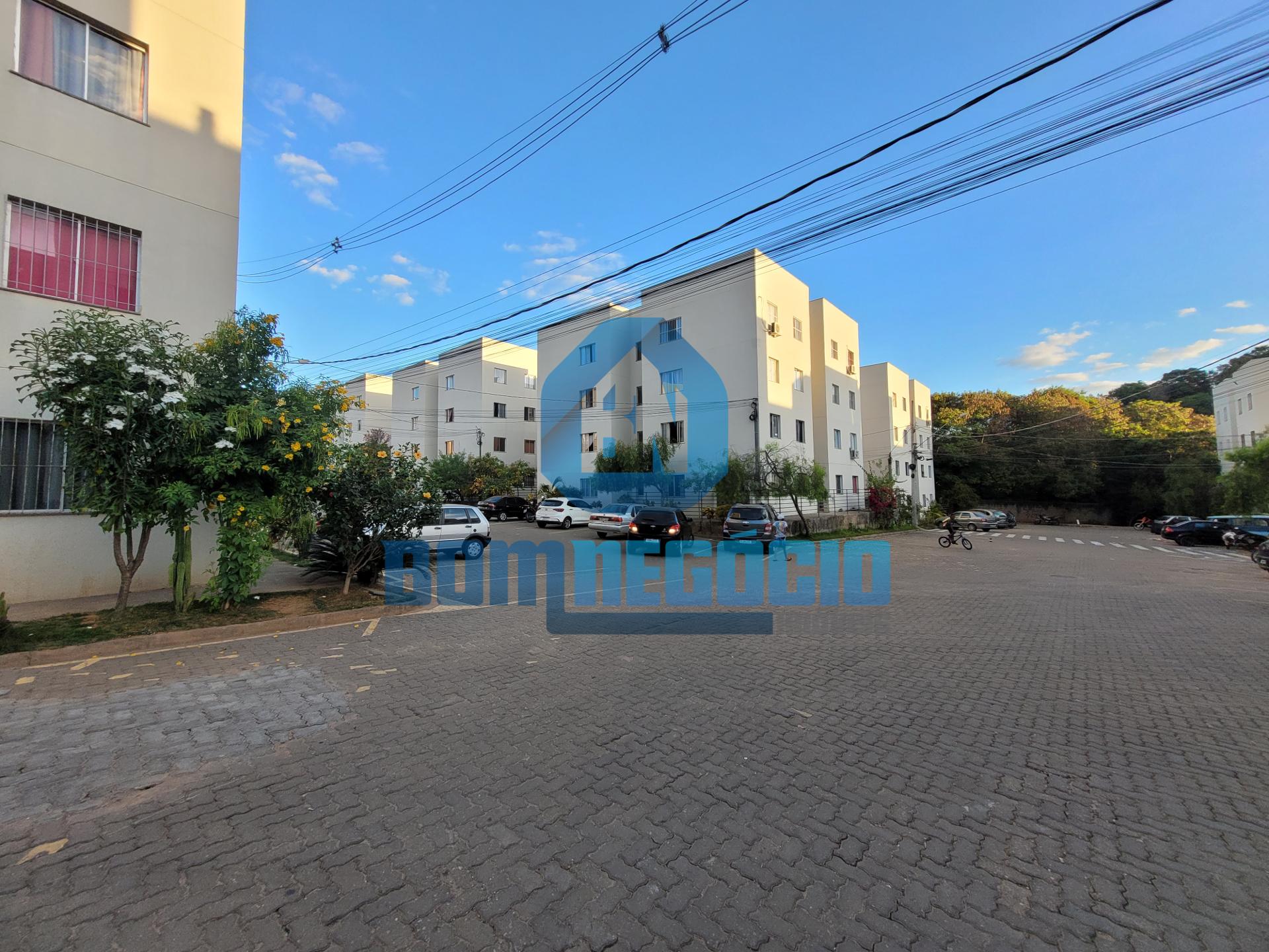 Apartamento reformado com 2 quartos e porteiro à venda, SÃO RA...