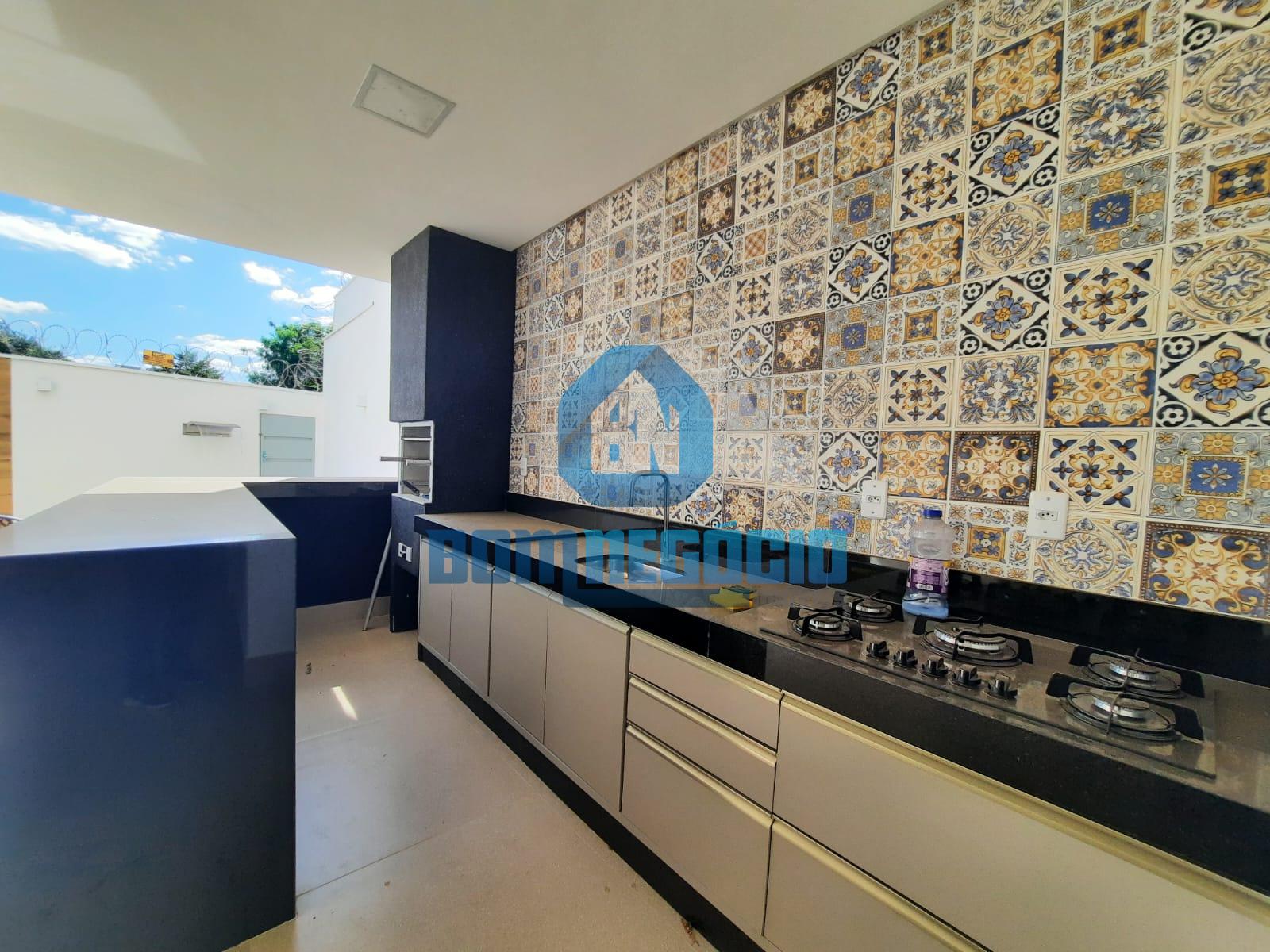 Belíssima Casa com 3 dormitórios à venda,124,35 m , GOV VALADA...