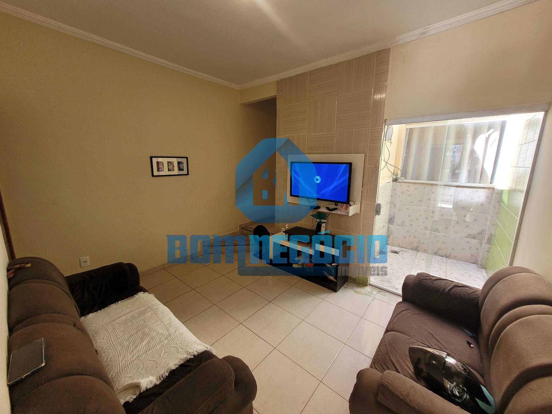 Casa com 2 quartos, 2 banheiros e quintal à venda, ELVAMAR, GO...