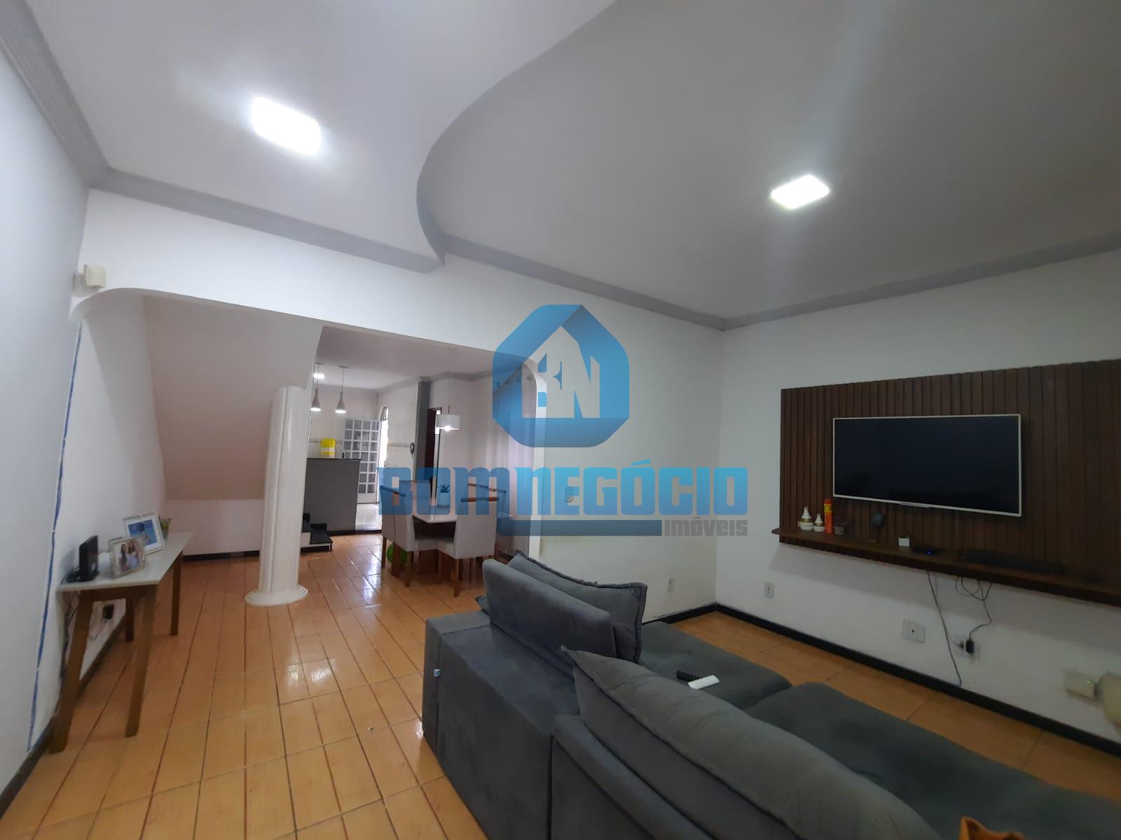 Casa a Venda em Lote de 180m  Bairro Canaã- Governador Valadares