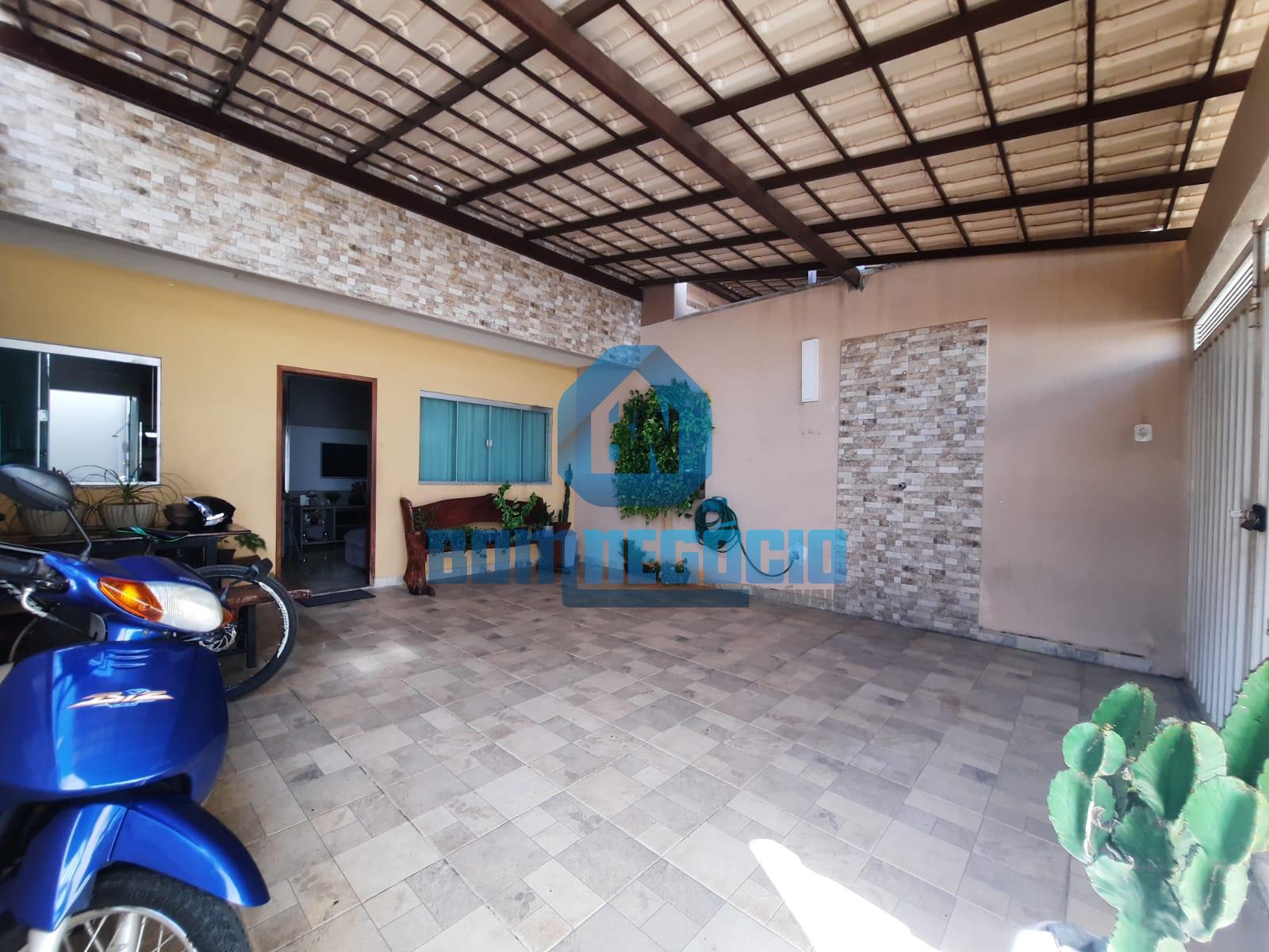Casa Com Duas Moradias a Venda no Bairro Vale do Sol II- Gover...