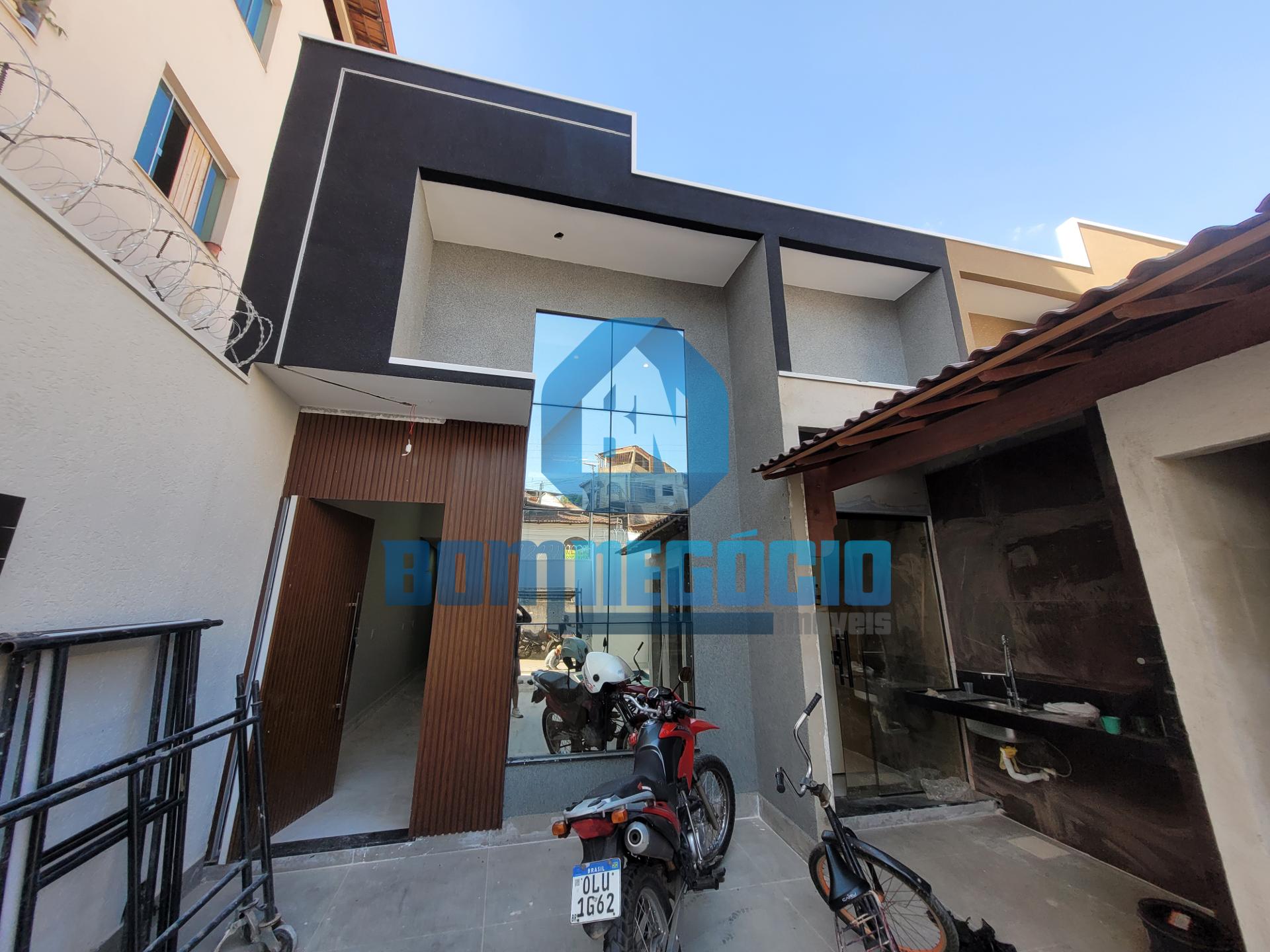 Casa de luxo com 3 quartos, 3 banheiros e piscina à venda, BAI...